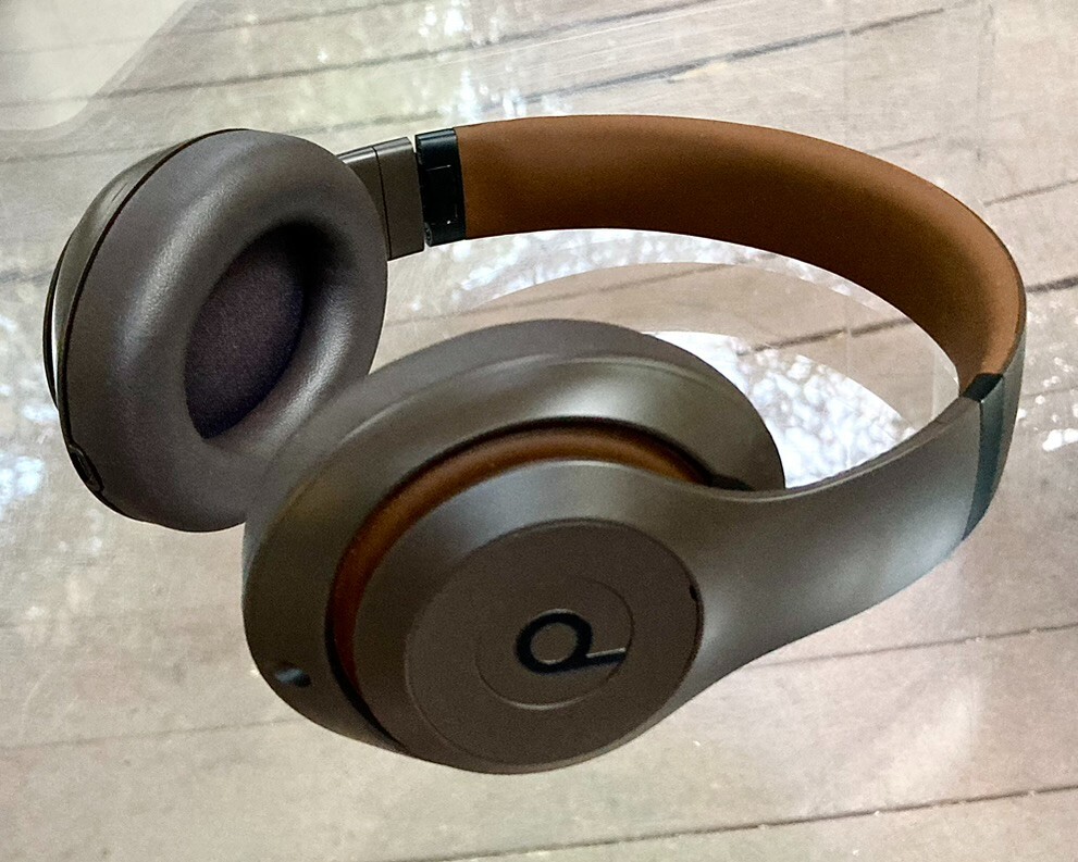 Beats Studio Pro Wireless Bluetooth On Ear Headphones - Deep Brown - New Sealed