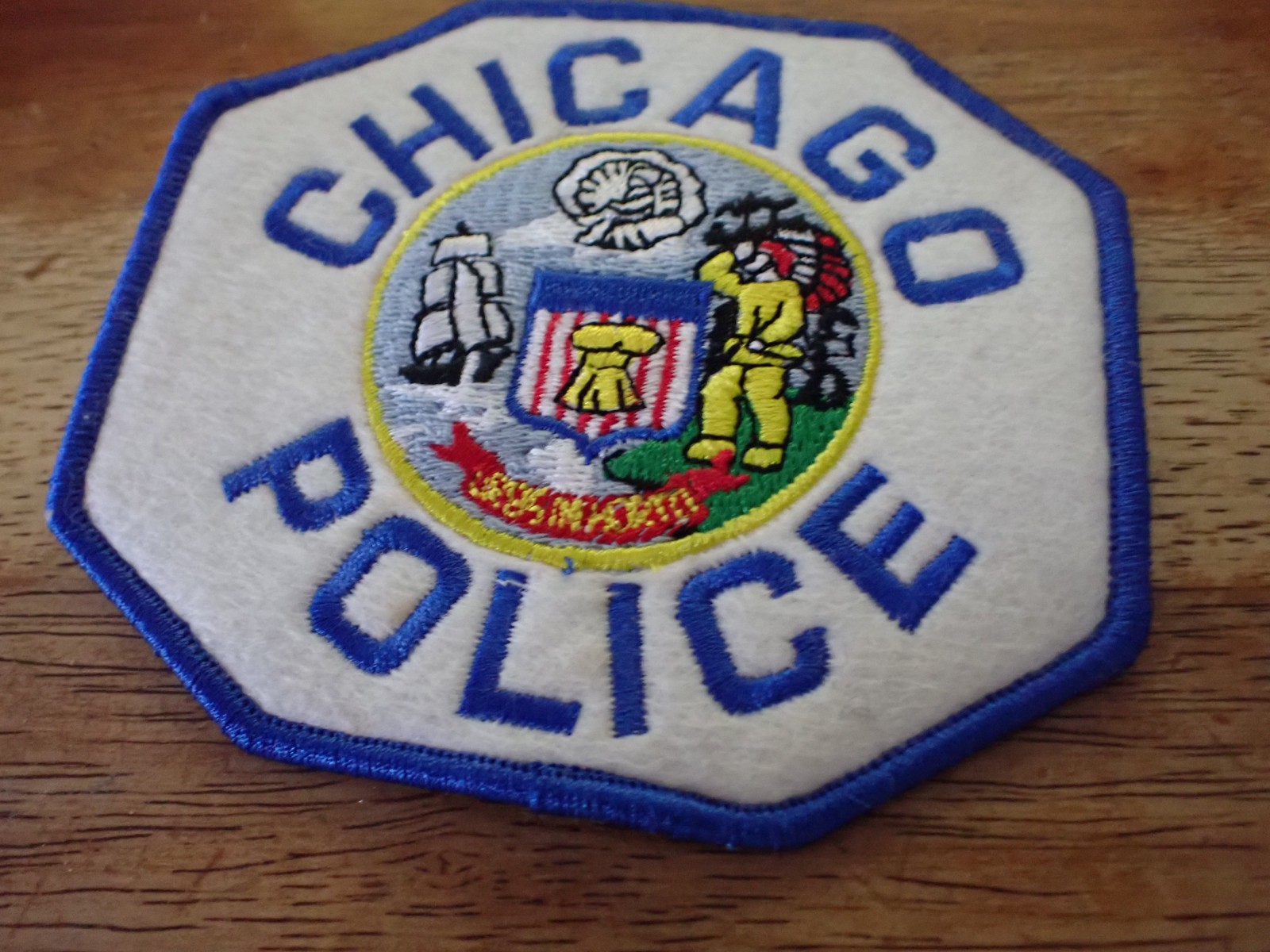 CHICAGO ILLINOIS  POLICE  COLLECTIBLE OBSOLETE SHOULDER PATCH E  1#A