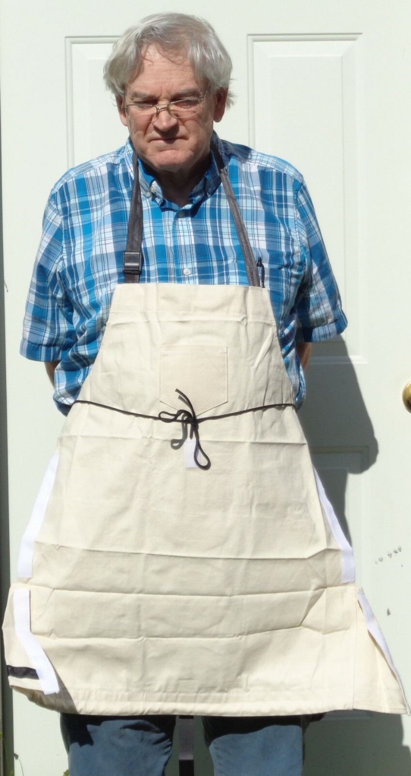WOOD CARVERS APRON  BY CHAG NY DESIGNS 100% COTTON -NAT/BLACK TRIM FT