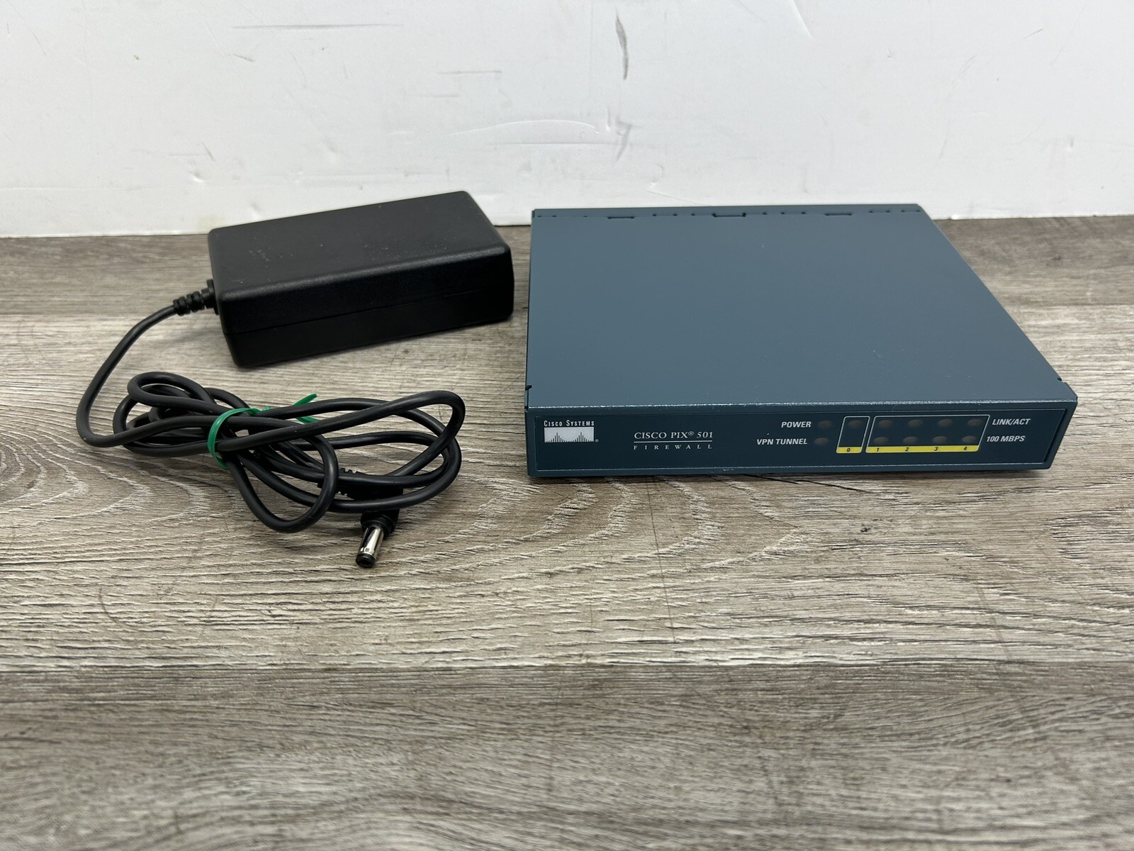 Cisco PIX-501 | 5-Port Firewall w/AC Adapter