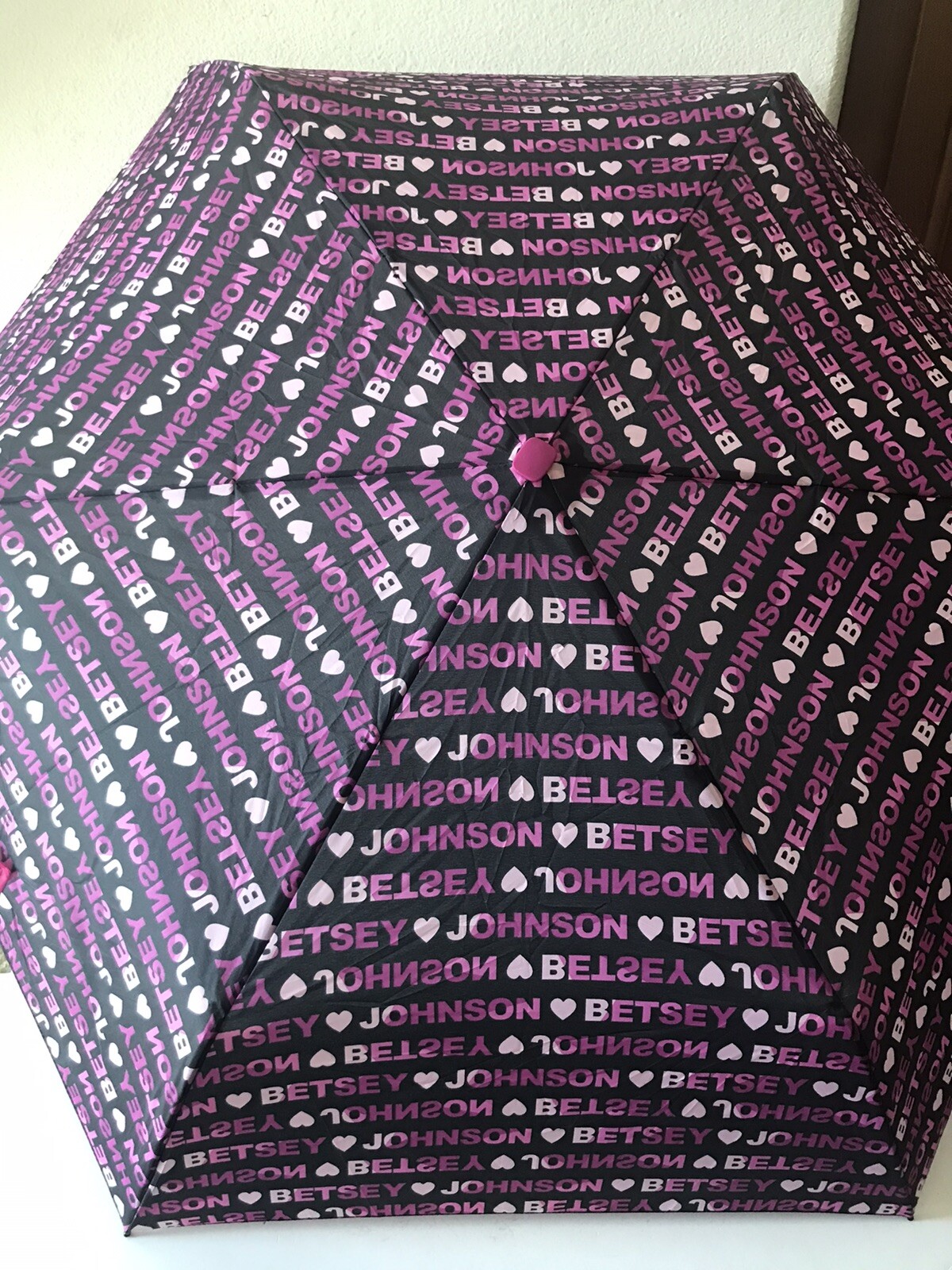 WOMEN'S BETSEY JOHNSON BLACK/LIGHT/DARK PINK BLOCK LOGO AUTO OPEN UMBRELLA  NWT