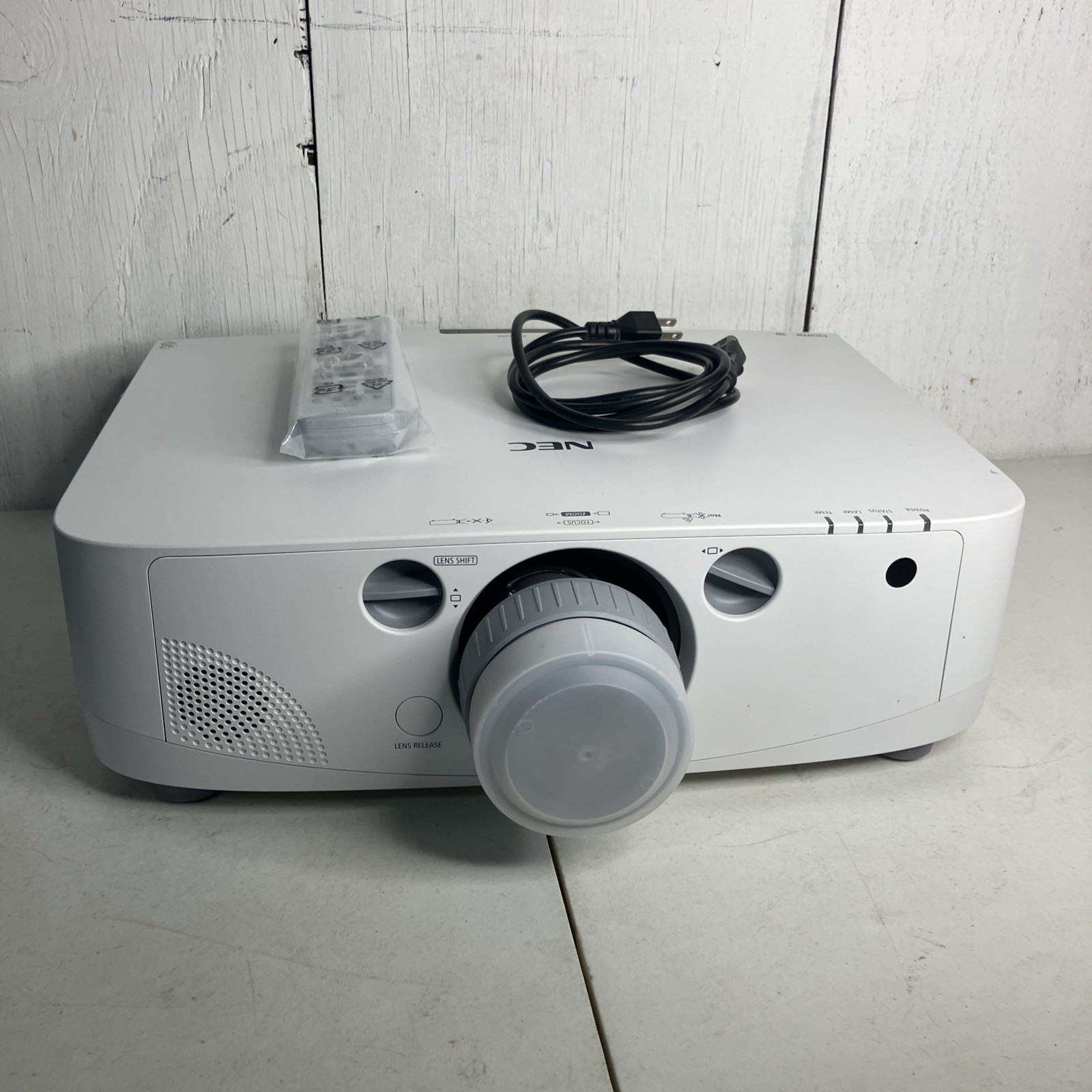 NEC PA550W Projector WXGA Projector 5500 Lumens 269 Lamp Hours Tested W/ Remote