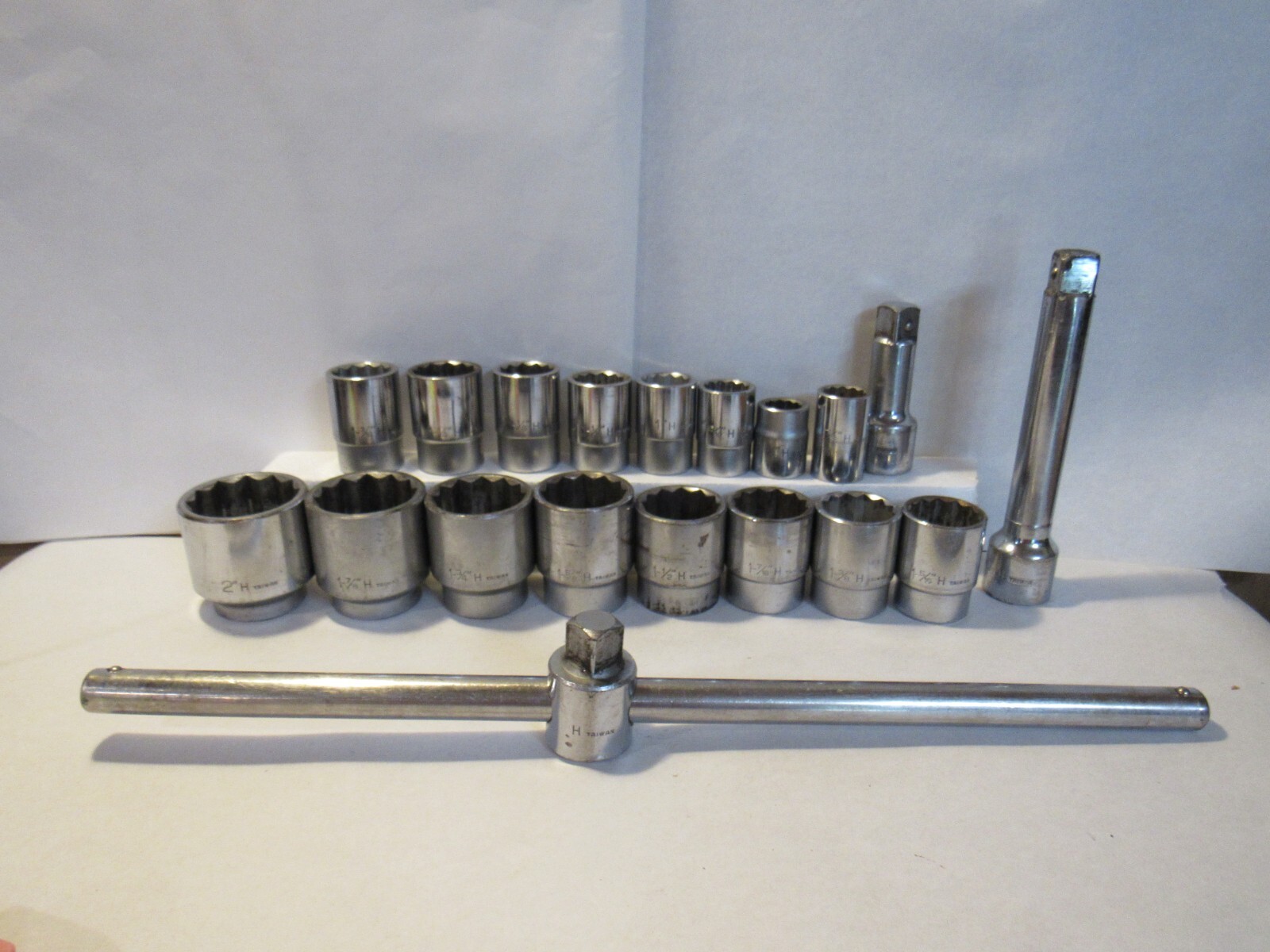 19 pc Heavy Duty SOCKET SET  2" - 3/4"  Sockets /2 extenders/1 Break Bar  (H67KD