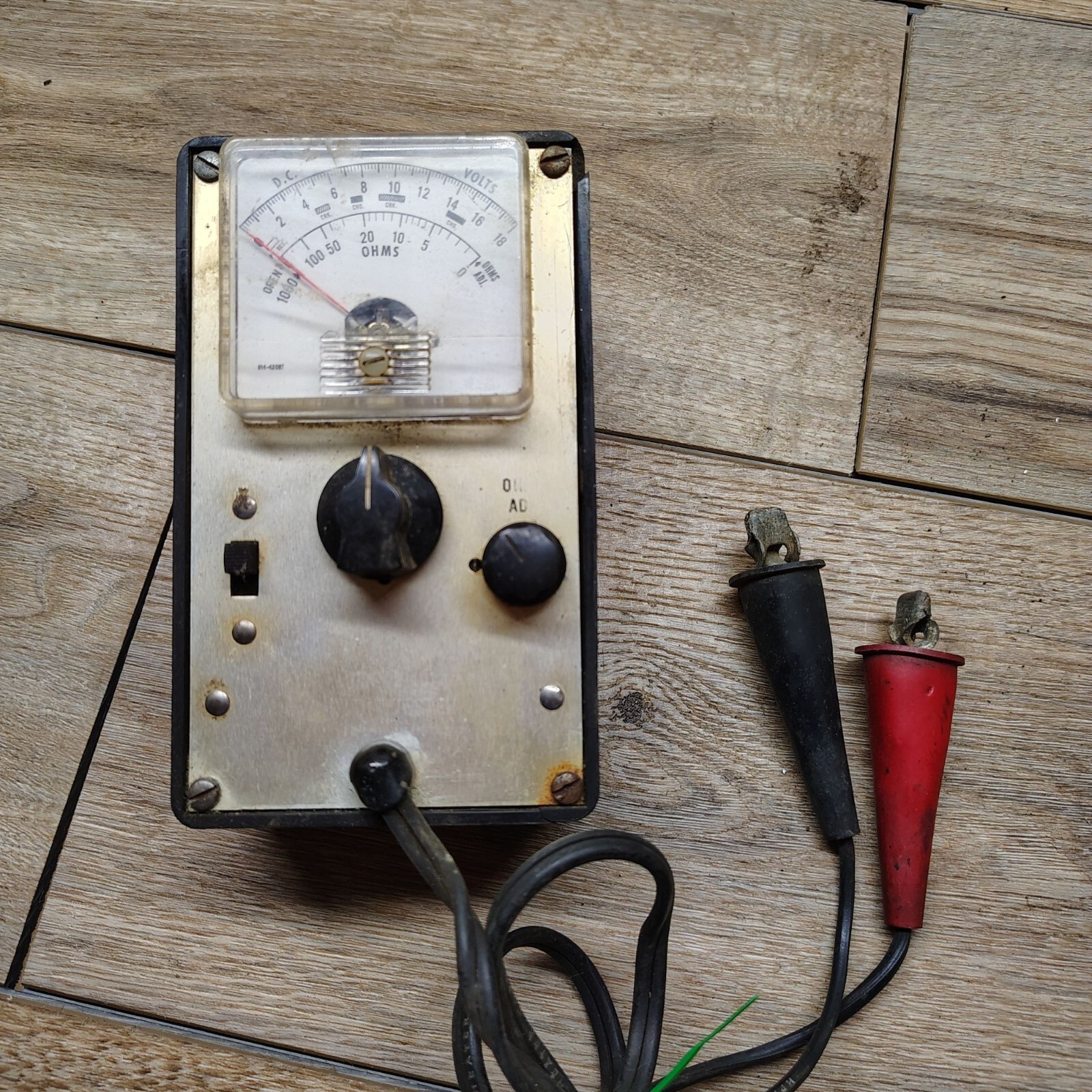 Hewlett Packard Transistor and Circuit Tester Multimeter With Leads Analog 425A