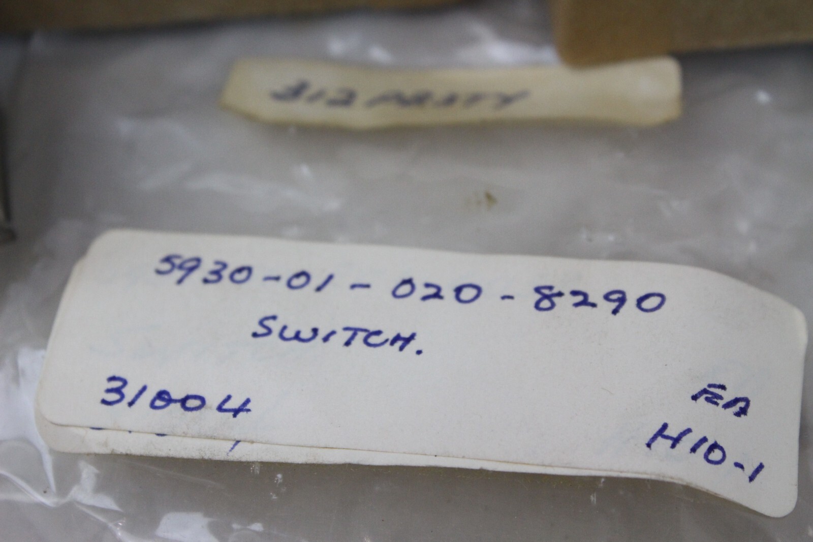 2 Vintage NOS Micro Switch Freeport N32895 6823 Vel Reset Push Button Square