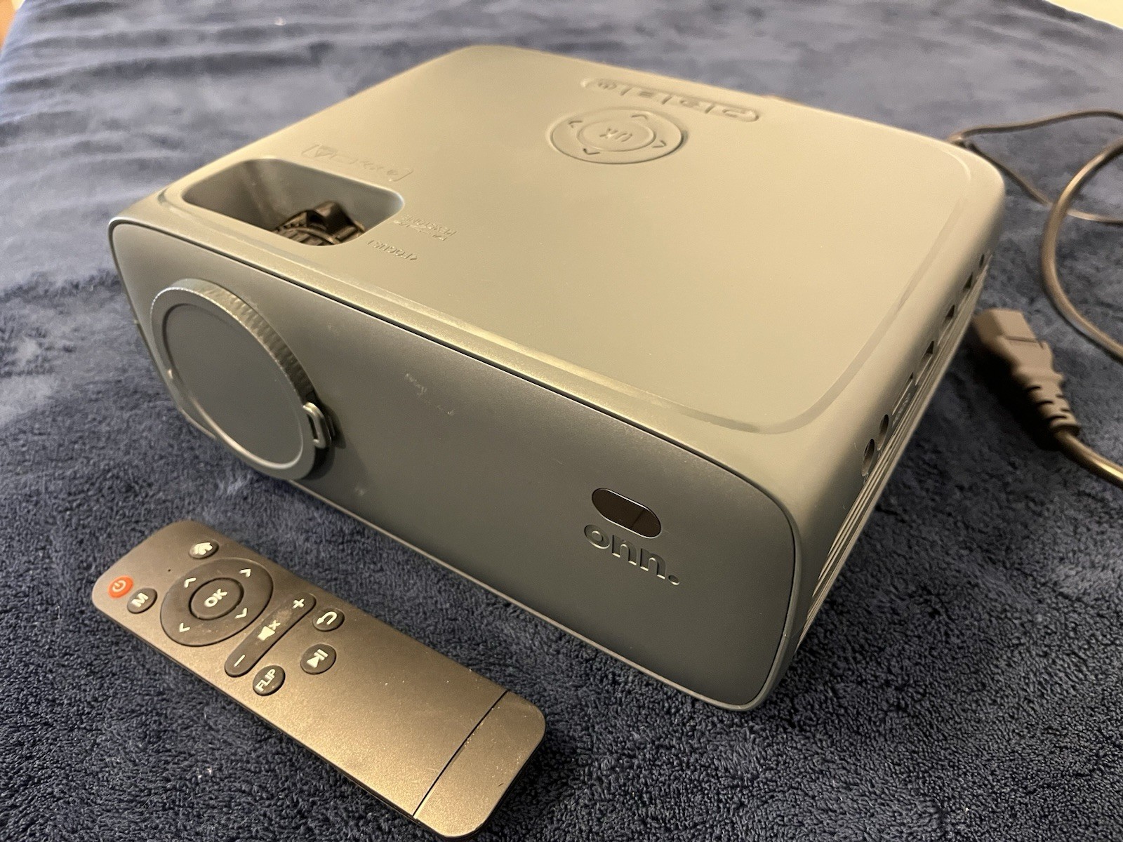 onn. Projector 720p Home Theater Projector