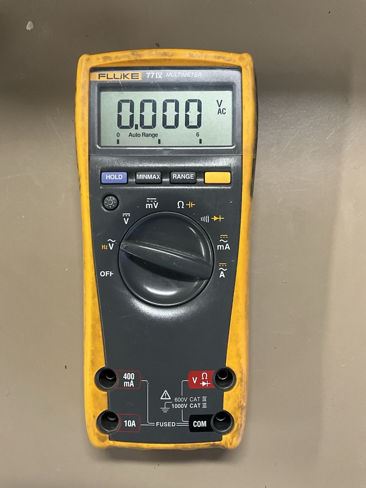 FLUKE 77 IV MULTIMETER POWERS ON