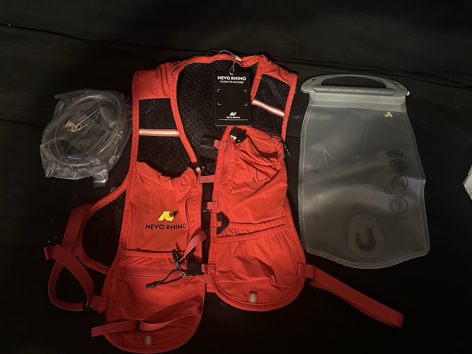 Nevo Rhino Lightweight Hydration Backpack Cycle Running Hiking 2L Bladder - NWT