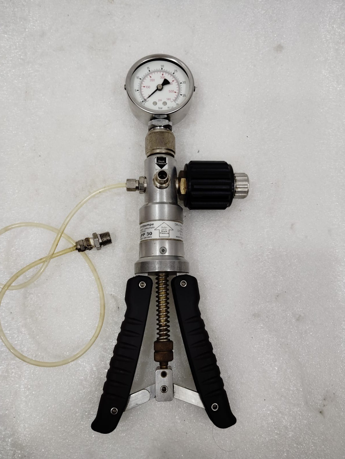 LR-CAL LPP-30 Pressure Calibrator Hand Held Test Pump LPP30