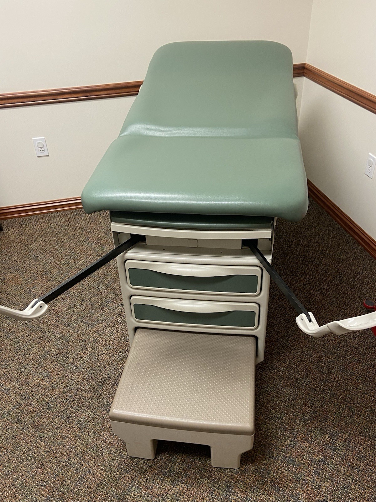 Ritter by Midmark 204 Examination Table w/ Drawer Base Storage Drawers & Step