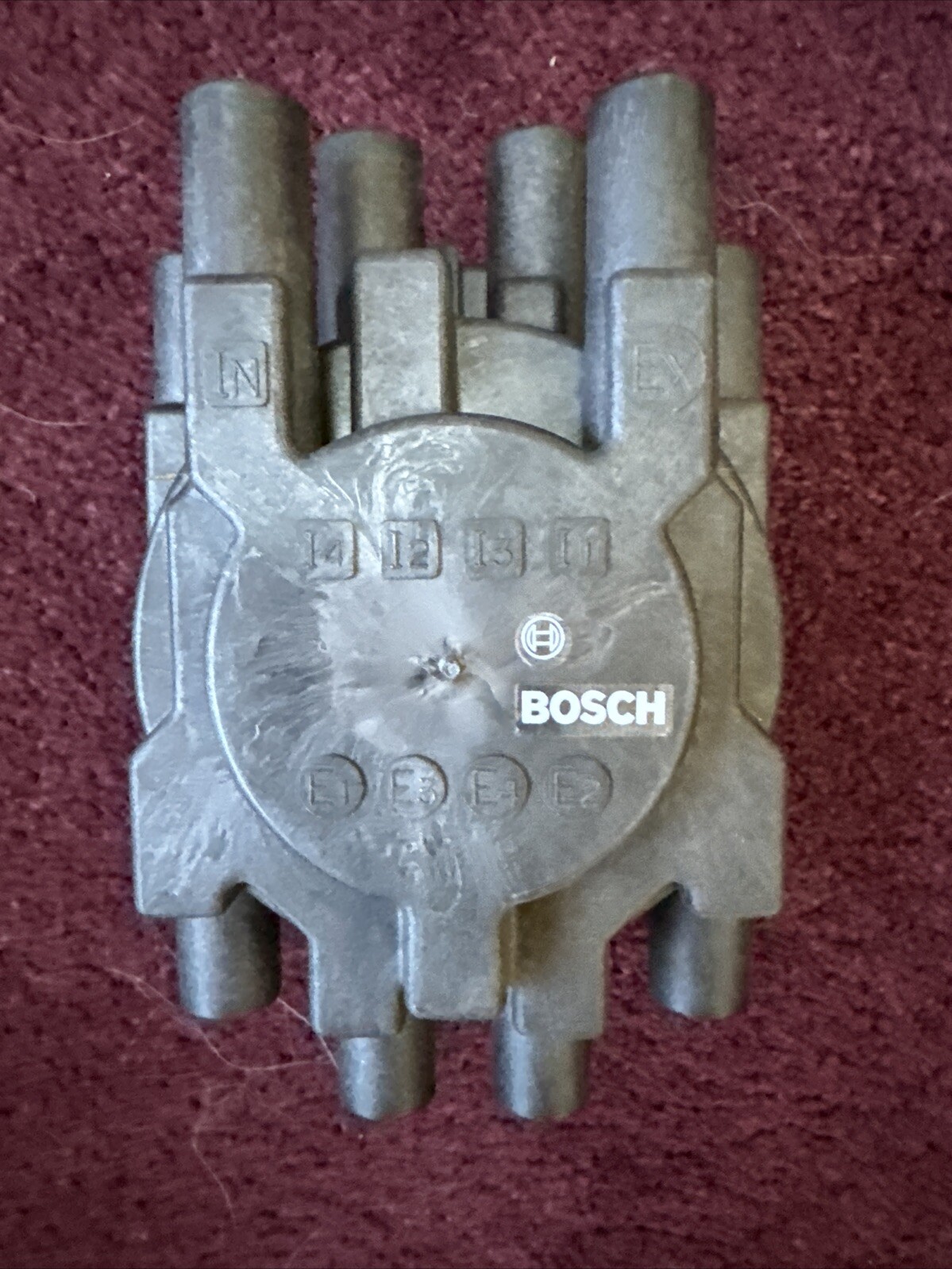 Bosch 03183 Distributor Cap NEW
