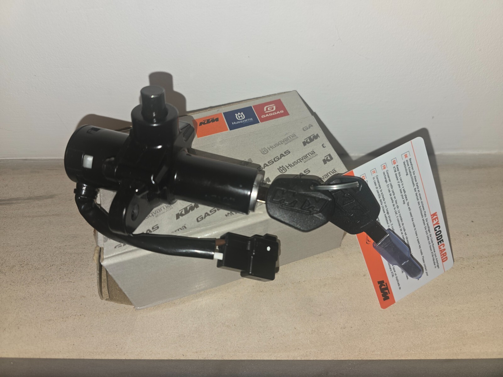 KTM 125 DUKE GEN 2 2017-23 GENUINE OEM IGNITION SWITCH inc. 2 KEYS PART LOCK SET