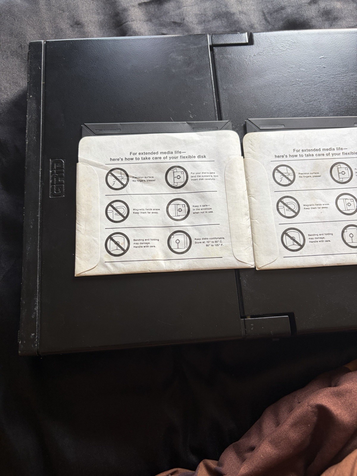 GRID Compass Computer 1101 Vintage Laptop w/ Case & Floppy Disks & Peripherals