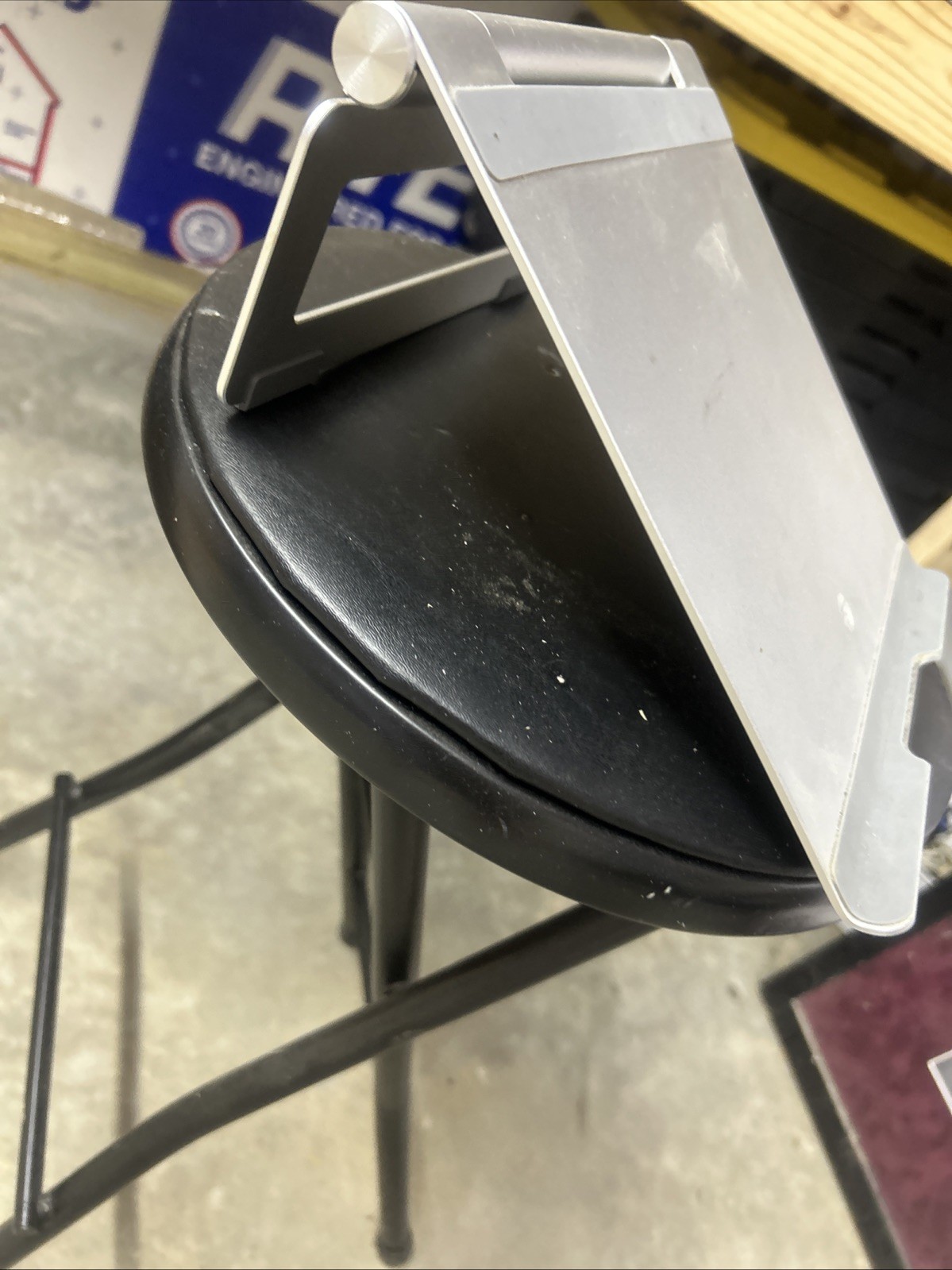 It’s An SIIG Laptop Holder