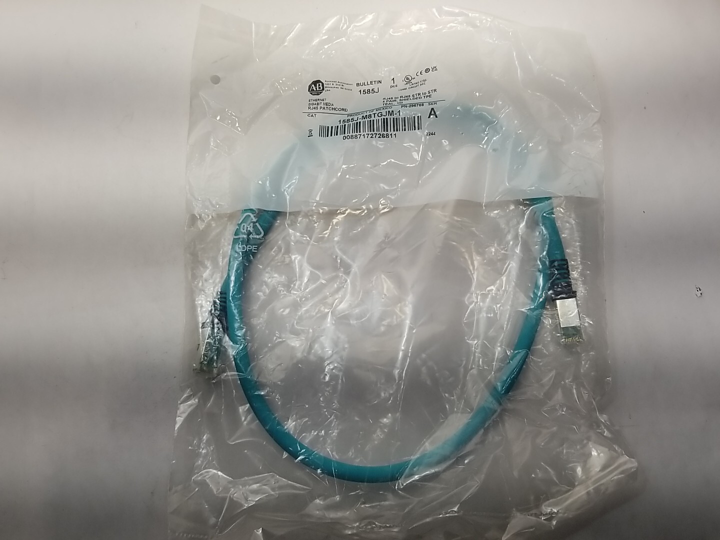 ALLEN-BRADLEY 1585J-M8TGJM-1 Teal  1 Meter (3ft) New in factory sealed bag NOS