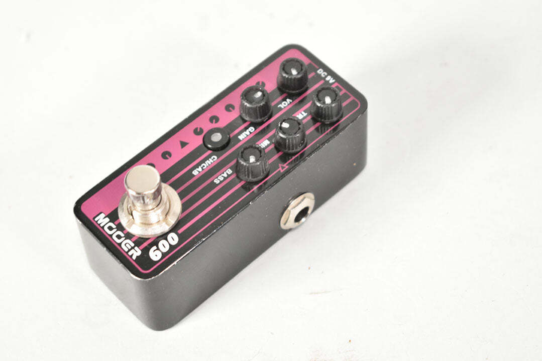 Mooer 009 Blacknight Micro Preamp Pedal