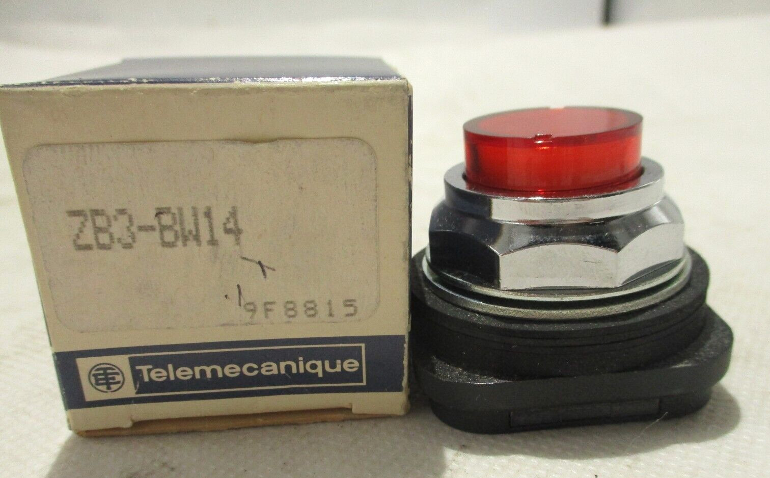NEW TELEMECANIQUE ZB3-BW14 PUSHBUTTON RED PILOT LIGHT