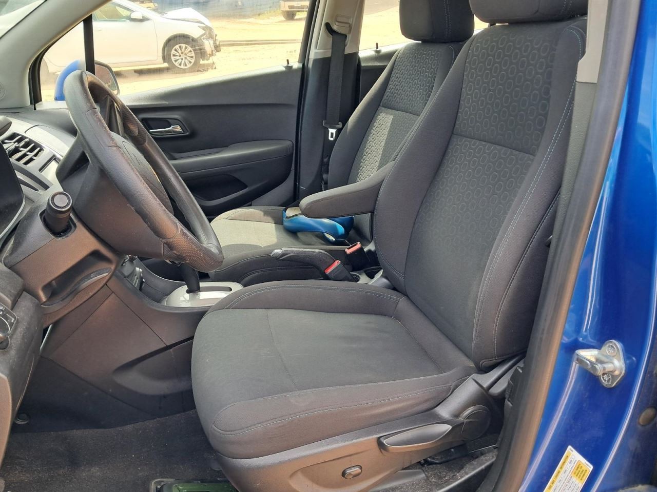 TRAX 2016 Glove Box 4768274