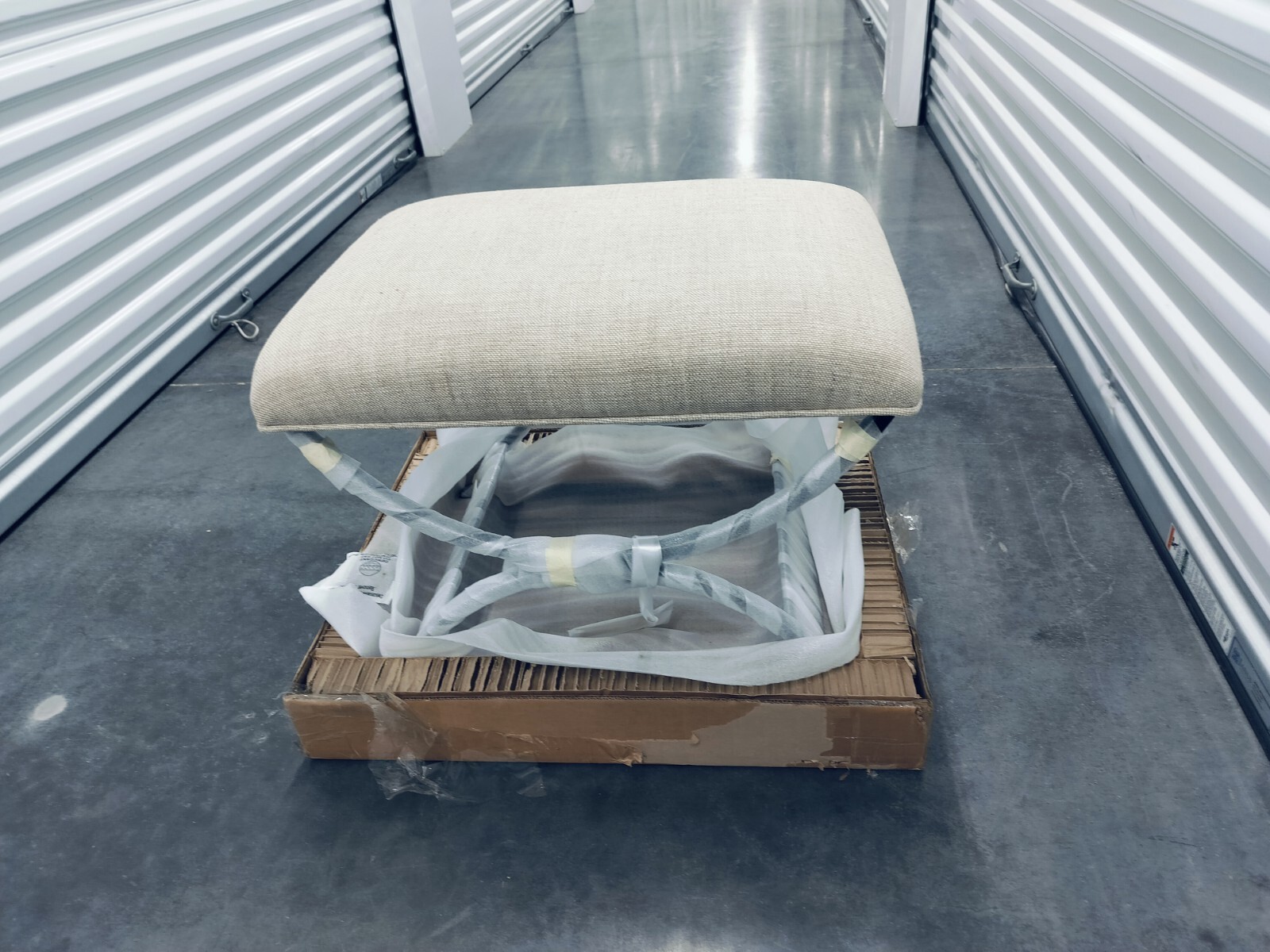 Nonarch Niles Bench With Fabric Seat