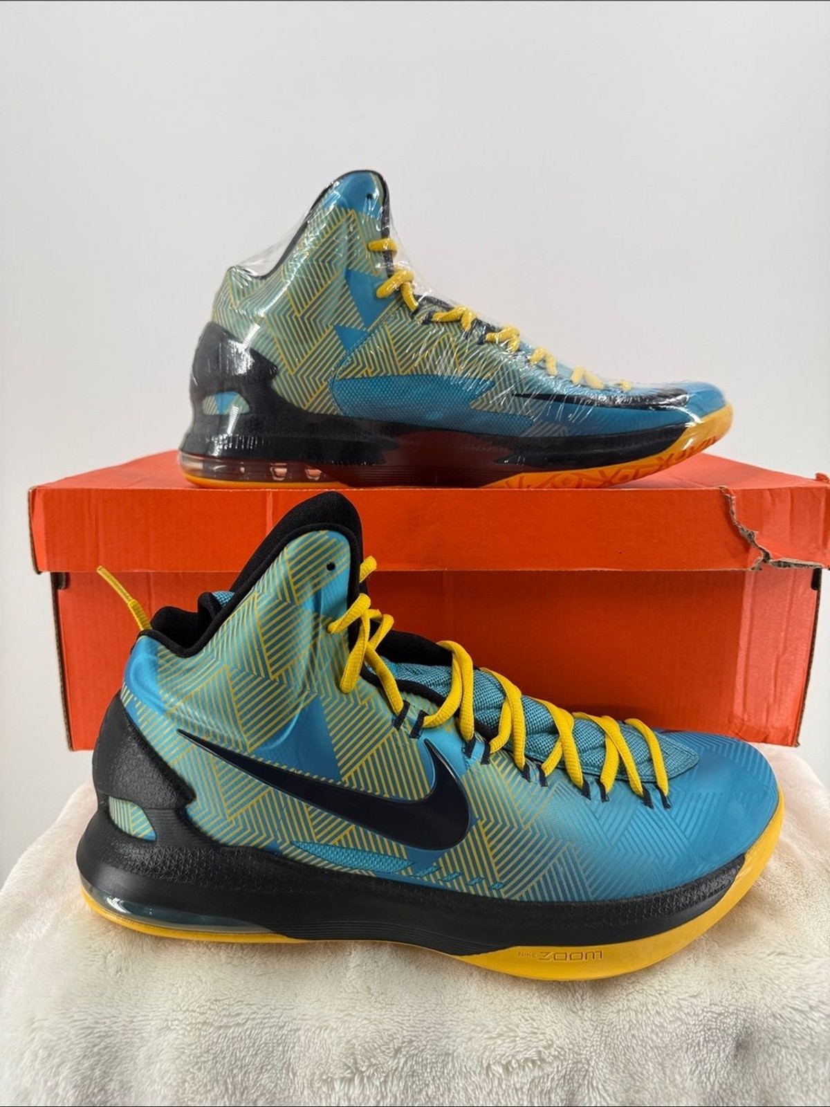 Nike Teal & Yellow Mid-Top Basketball Shoes