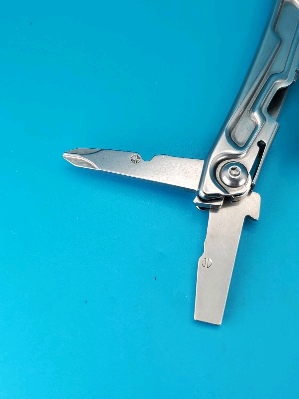 Leatherman Rev 3.8" Multi-Tool, Stainless!