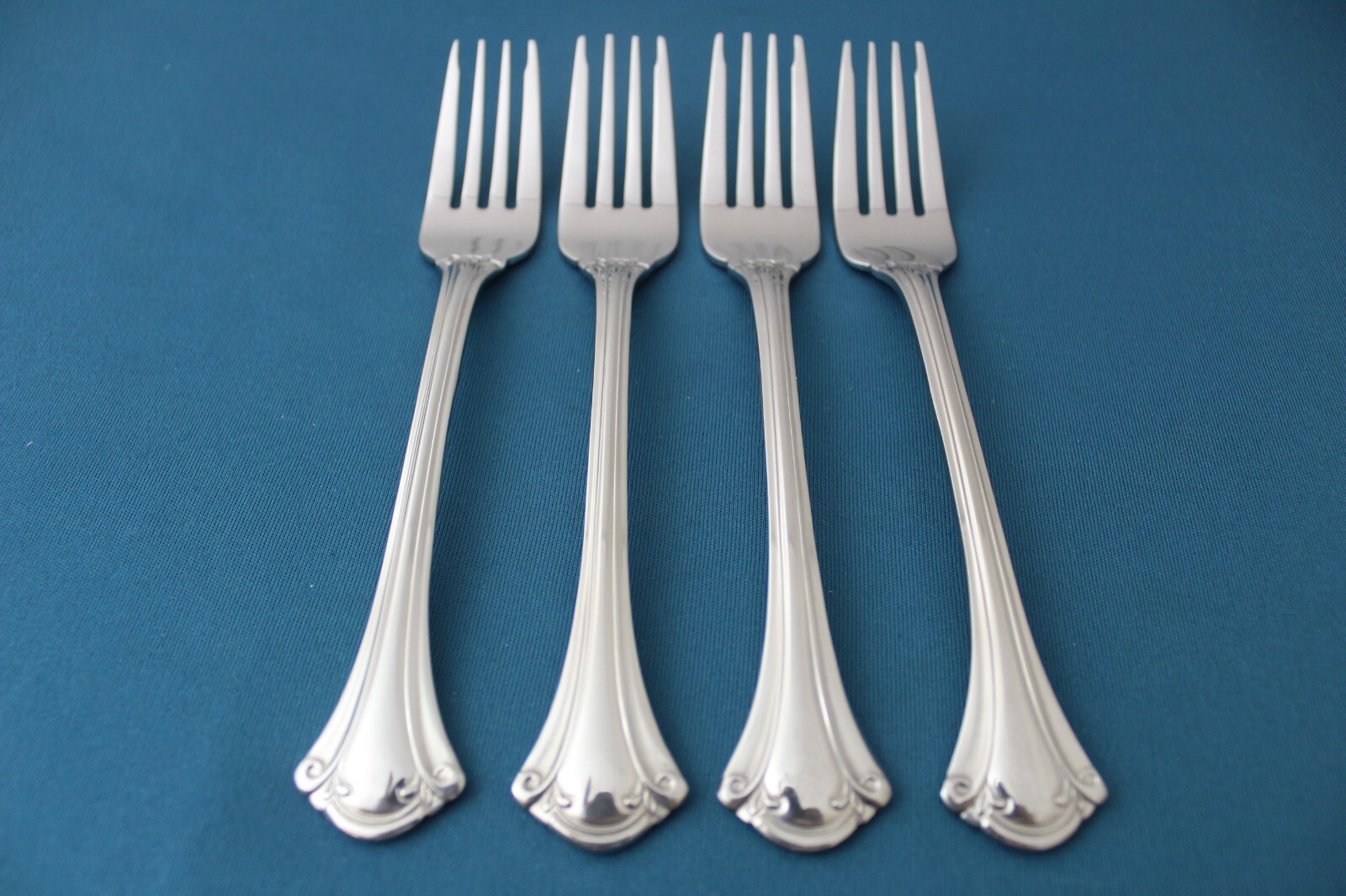 Wallace RESPLENDENCE Salad Forks (Set of 4) Stainless Indonesia 6 7/8"