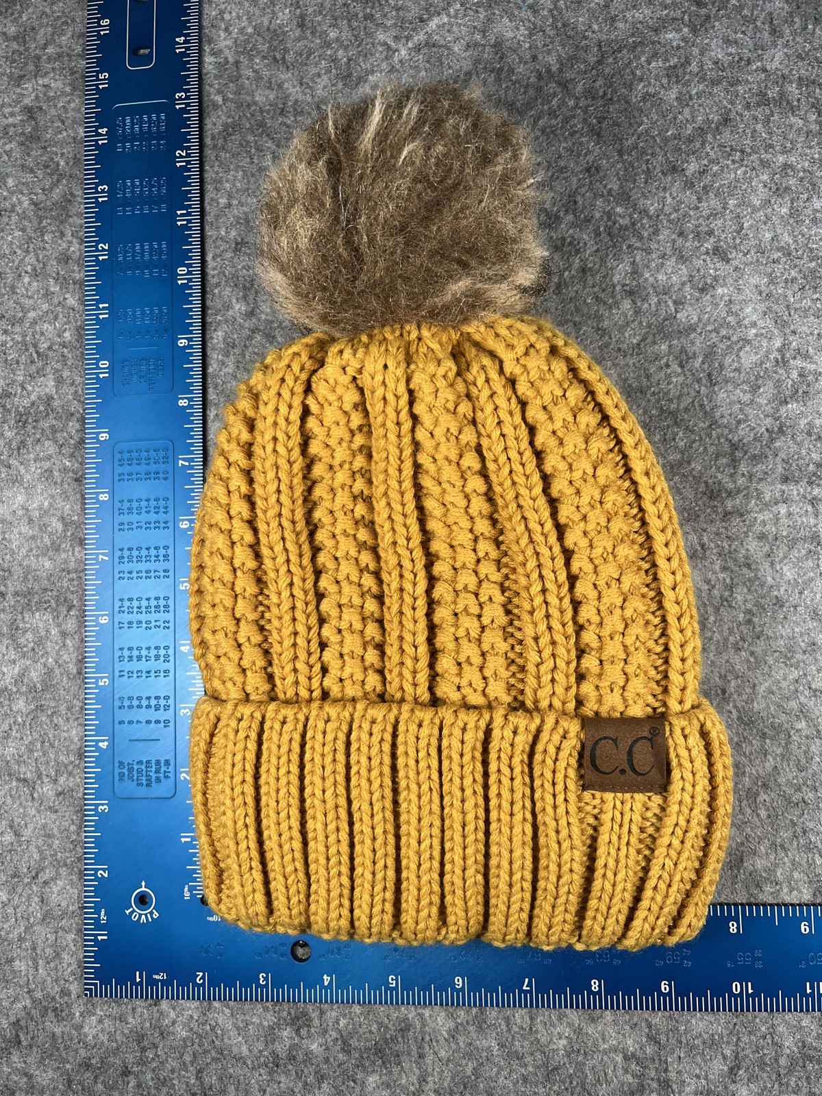 C.C Exclusives Hat Beanie Womens One Size Yellow Knit Pom Lined Winter Warm