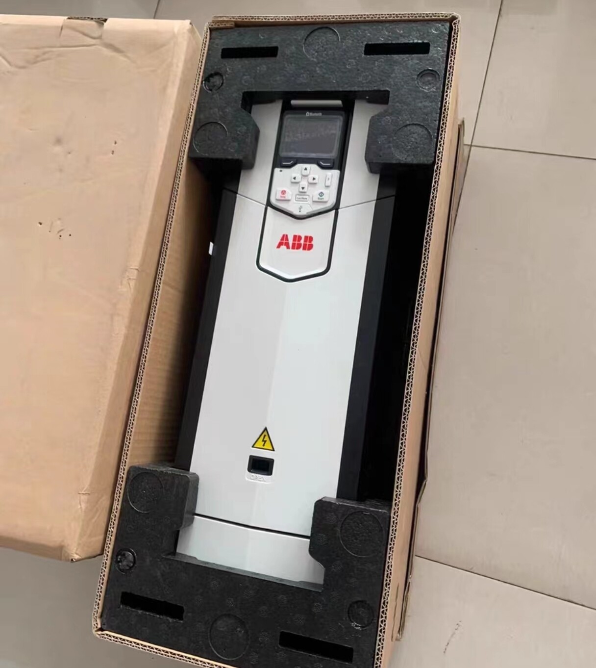 1pc ABB ACS880-01-045A-3 frequency converter 22 KW