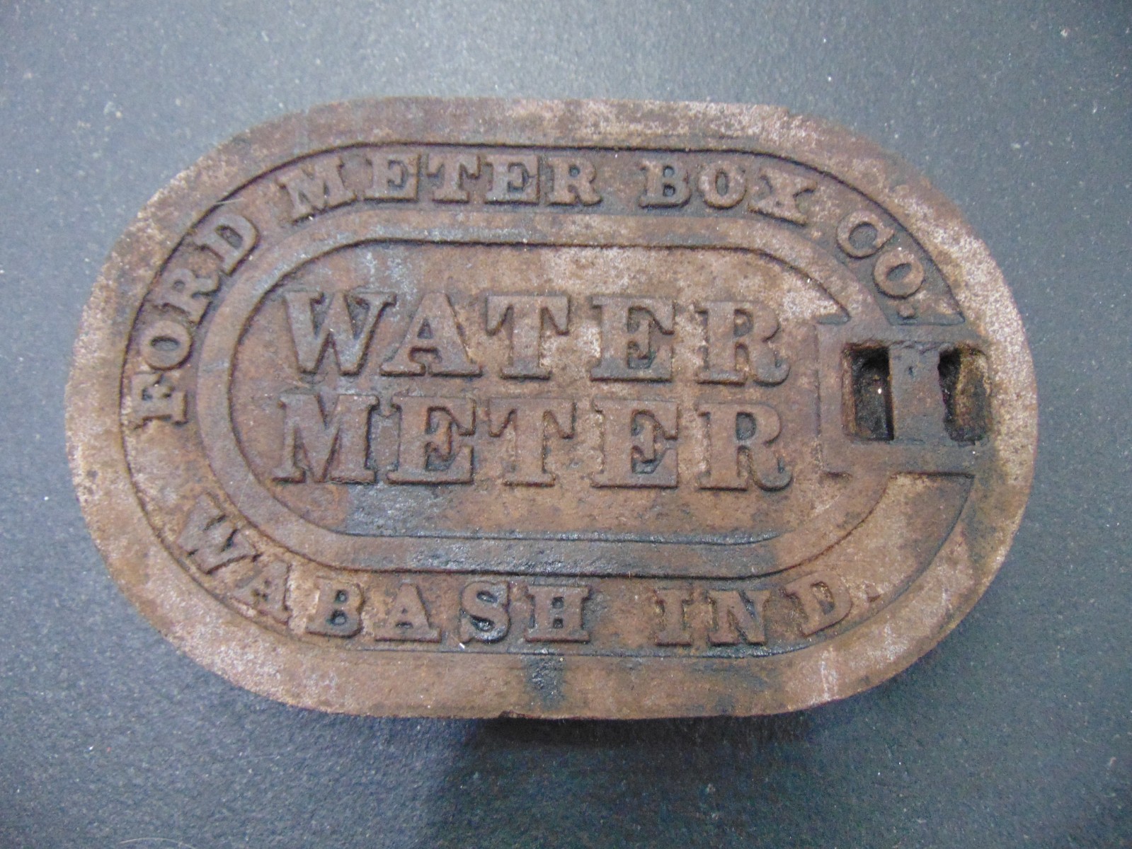 ANTIQUE CAST IRON WATER METER BOX COVER FORD METER CO WABASH INDIANA RARE OVAL