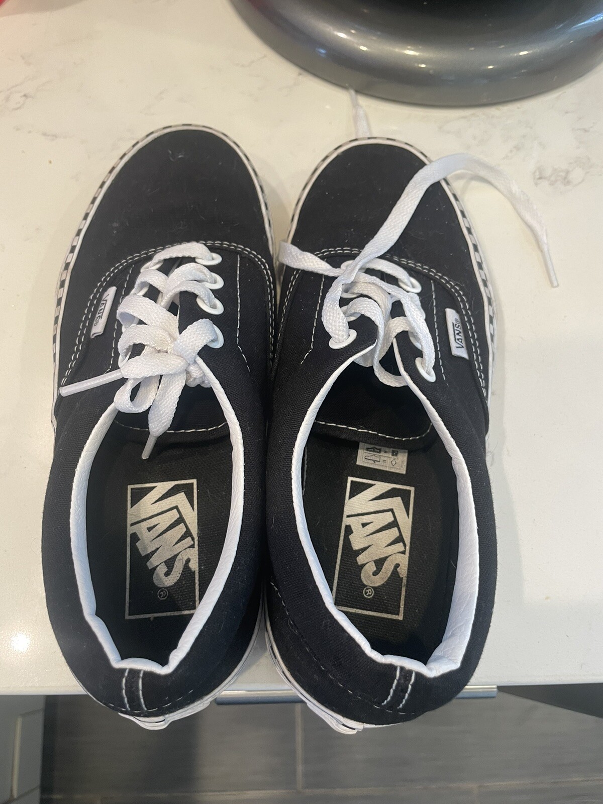 Vans Off the Wall Classic Black  Low Top Sneakers Men Size 4/Woma 5.5