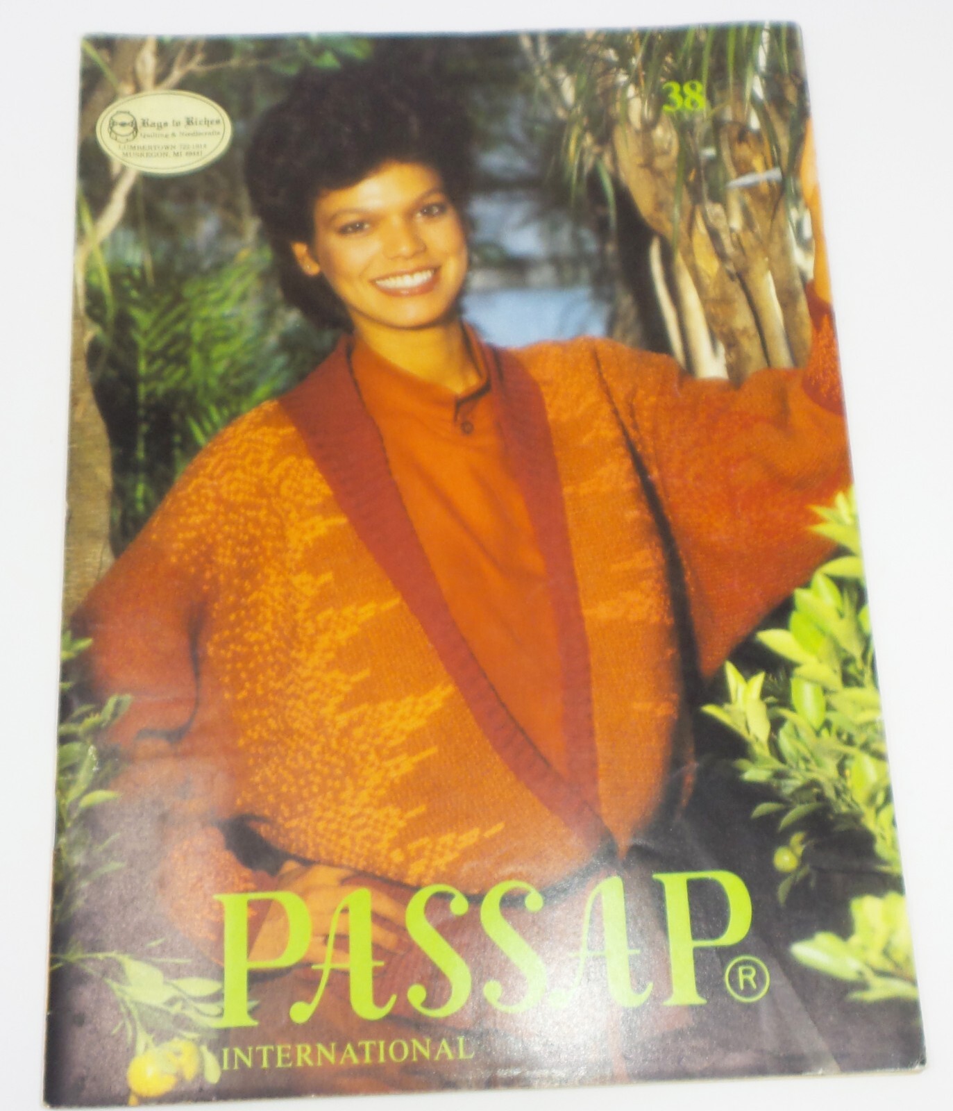 Vintage Passap International Magazine #38 - w/ Description Book!