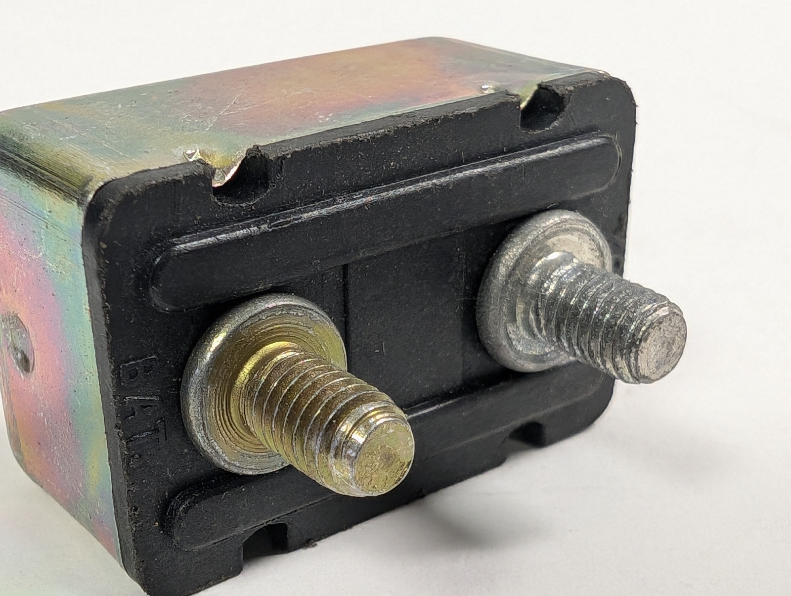 BUSSMANN SHORT STOP 12 VOLT, 12 AMP CIRCUIT BREAKER