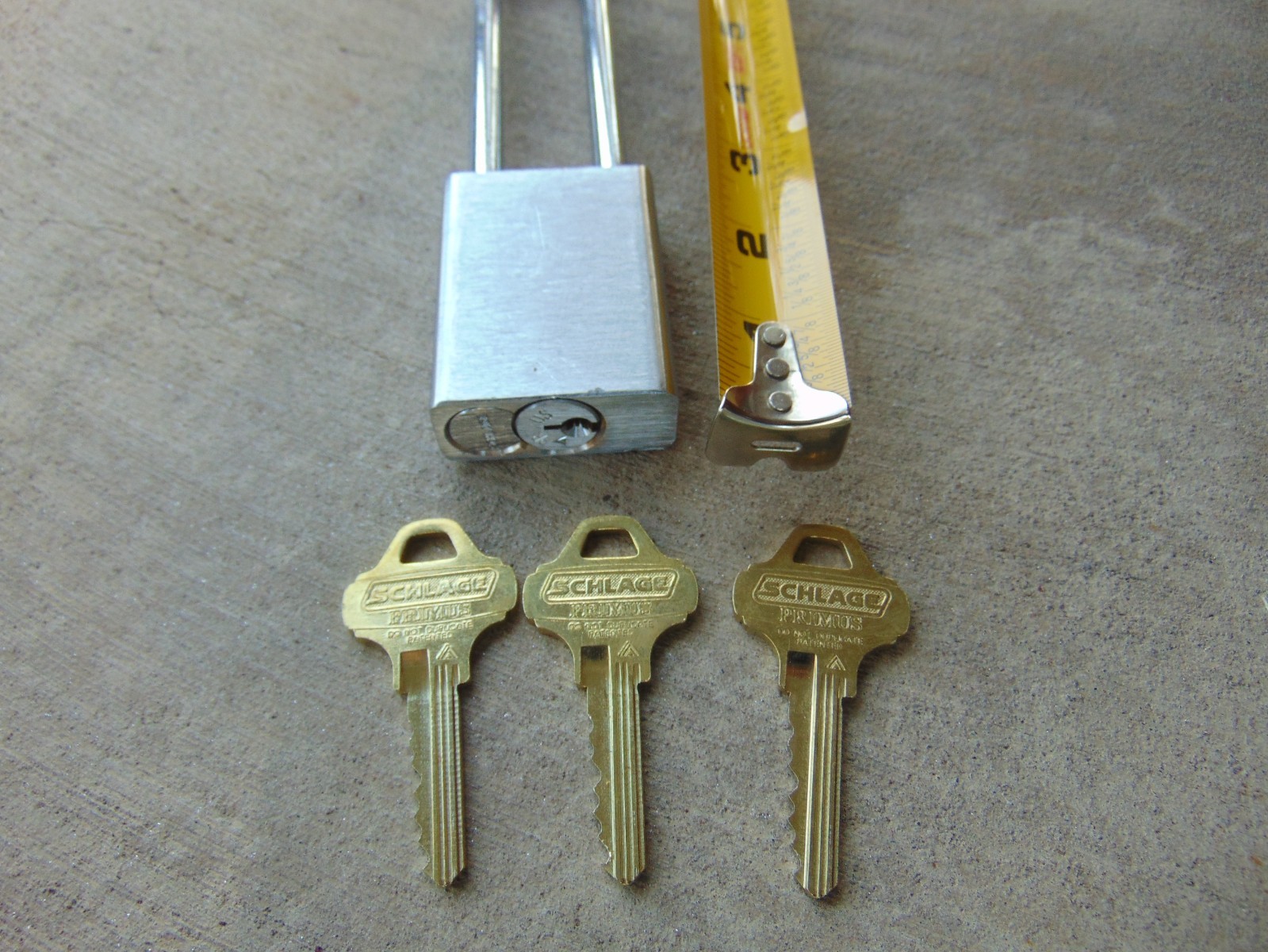 5 NEW PADLOCK WITH SCHLAGE PRIM AND 6 C135 PRIM KEYS LOCKSMITH