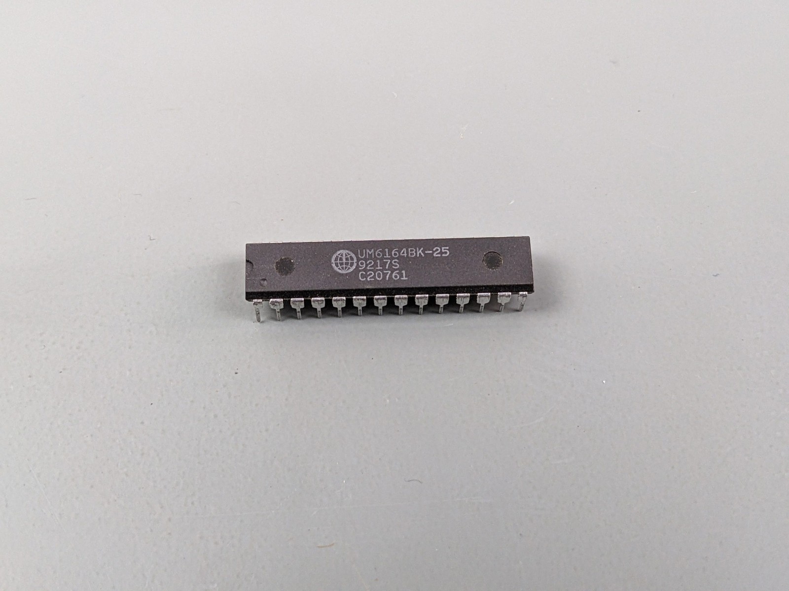 (4) UMC 64K (8K x 8) SRAM Cache RAM ICs, Narrow DIP28 UM6164BK-25 ~ US STOCK!
