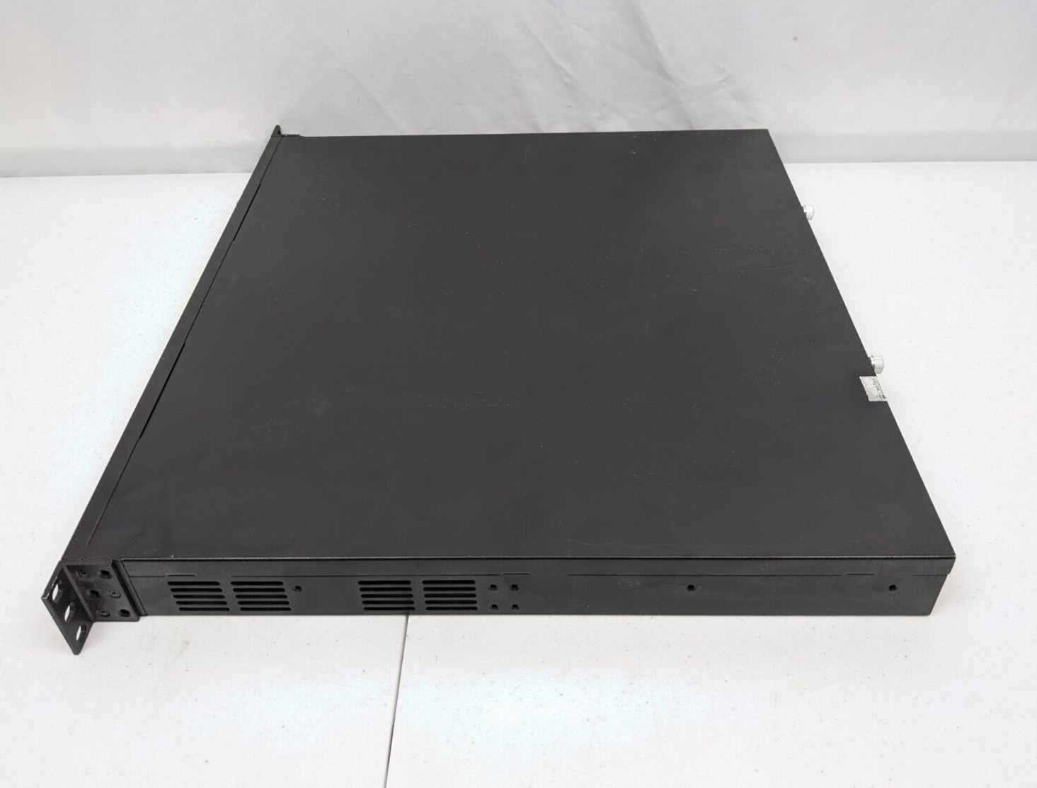 Check Point 5200 PB-20 100-240V Firewall Network Security Appliance
