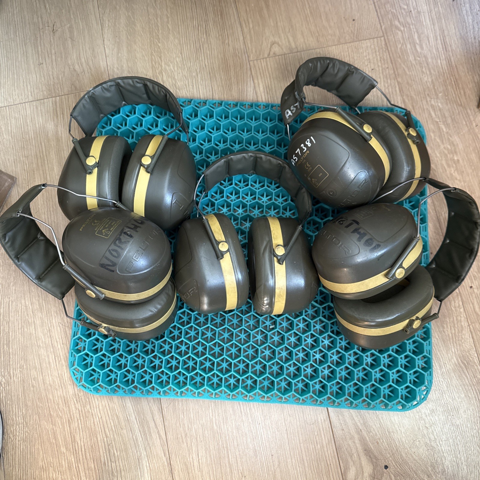 Peltor Ear Defenders H10A British Army Surplus Ear Protector Excellent Condition