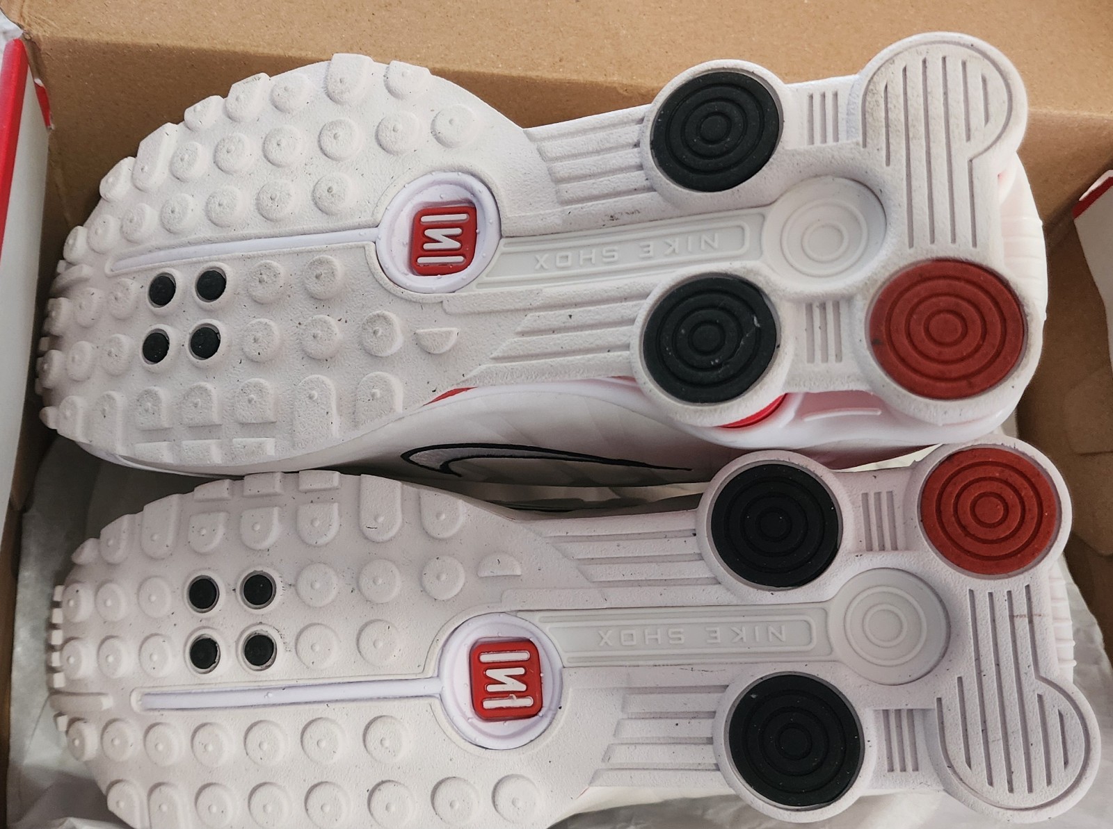 Nike Shox 5Y W6.5 New in Box