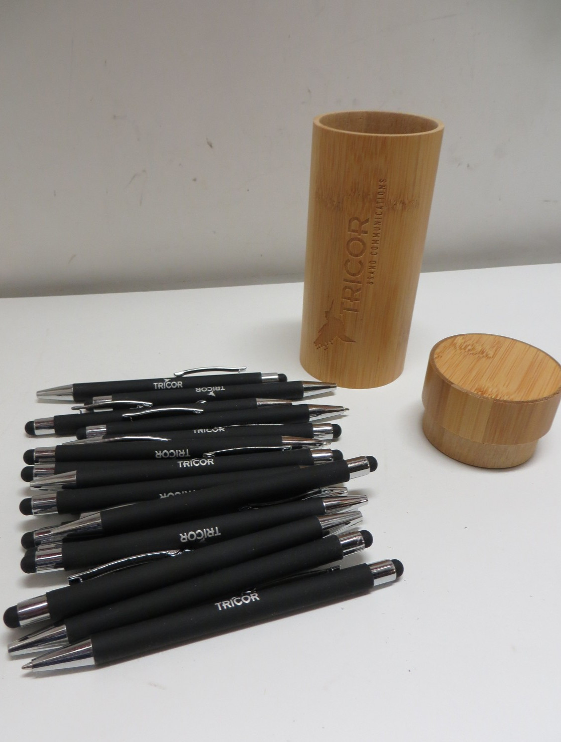 Lot of 19 Tricor Brand Comm Ball Point Click Black Pens in Wood Bamboo Can Case