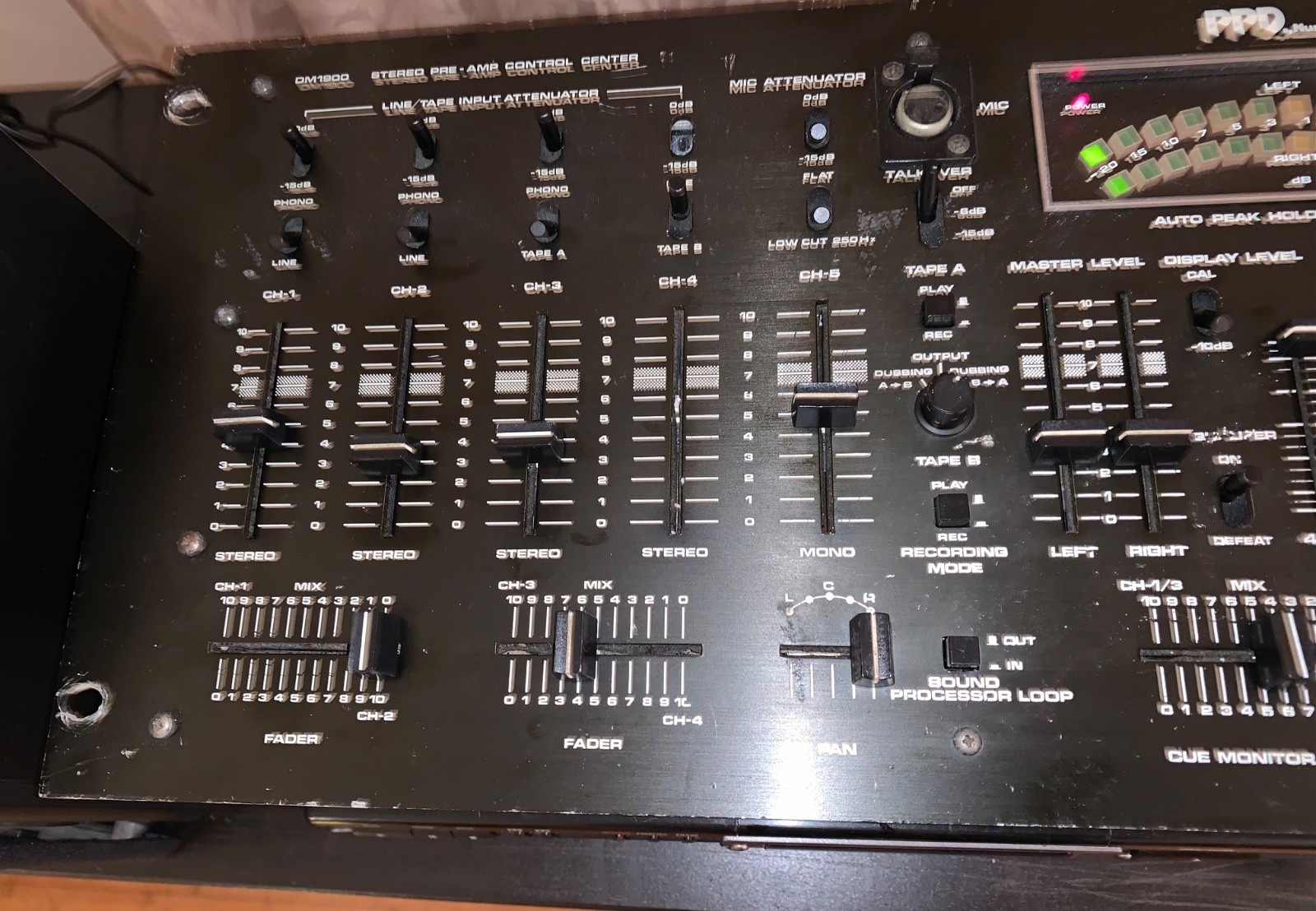 Numark PPD DM1900 Stero Preamp DJ Mixer