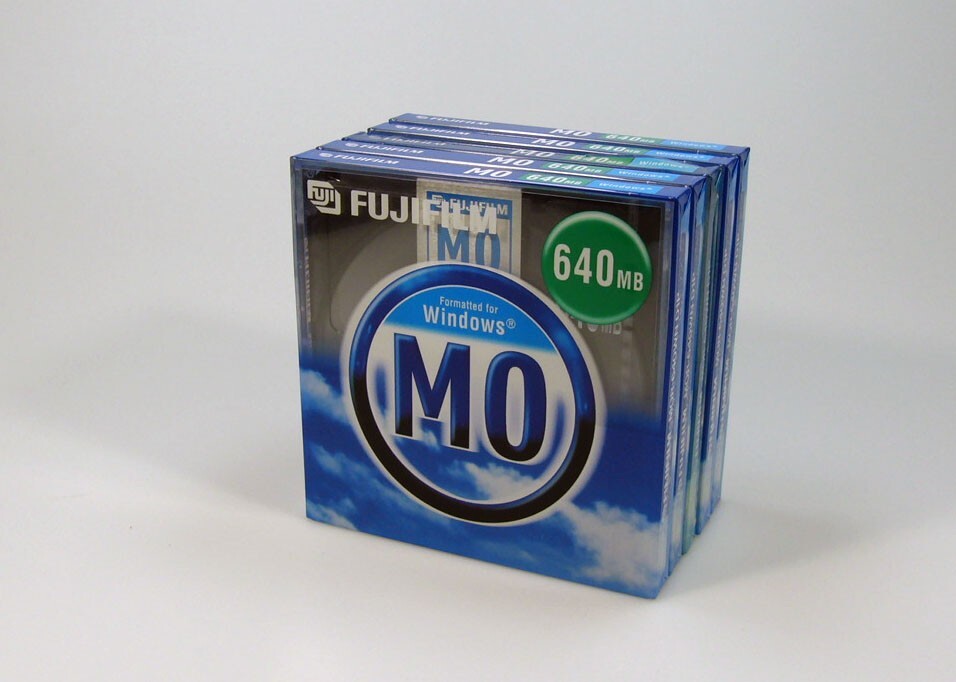 5x Unopened Fujifilm 3.5inch 640MB Rewritable MO Disk / Windows formatting