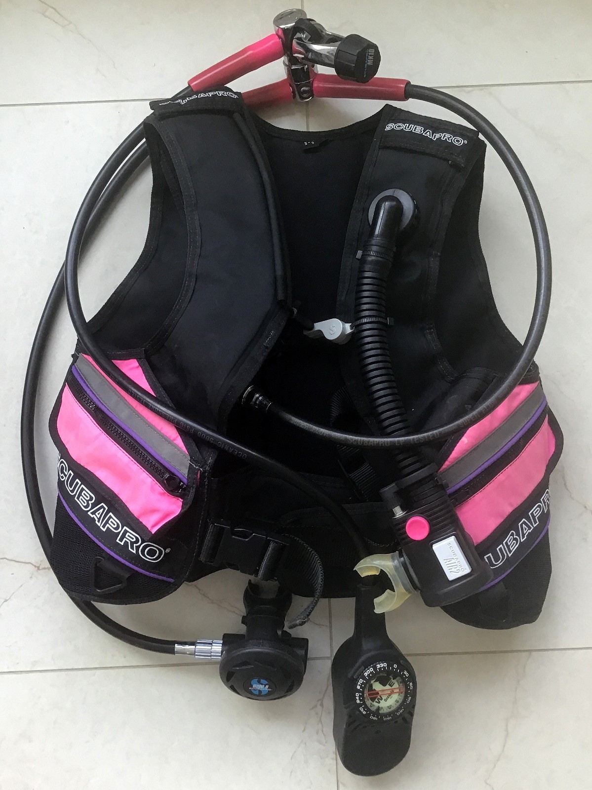 Scubapro MK10 Regulator, G200 B Second Stage, BCD, A.I.R. 2, Pink, Extra small