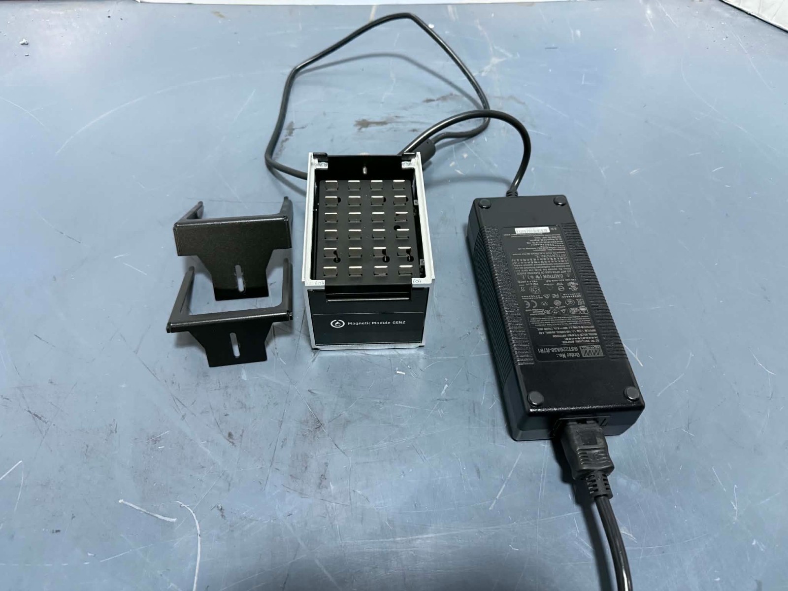 Opentrons Magnetic Module GEN2 999-00098 with Power Supply / Mounting Brackets