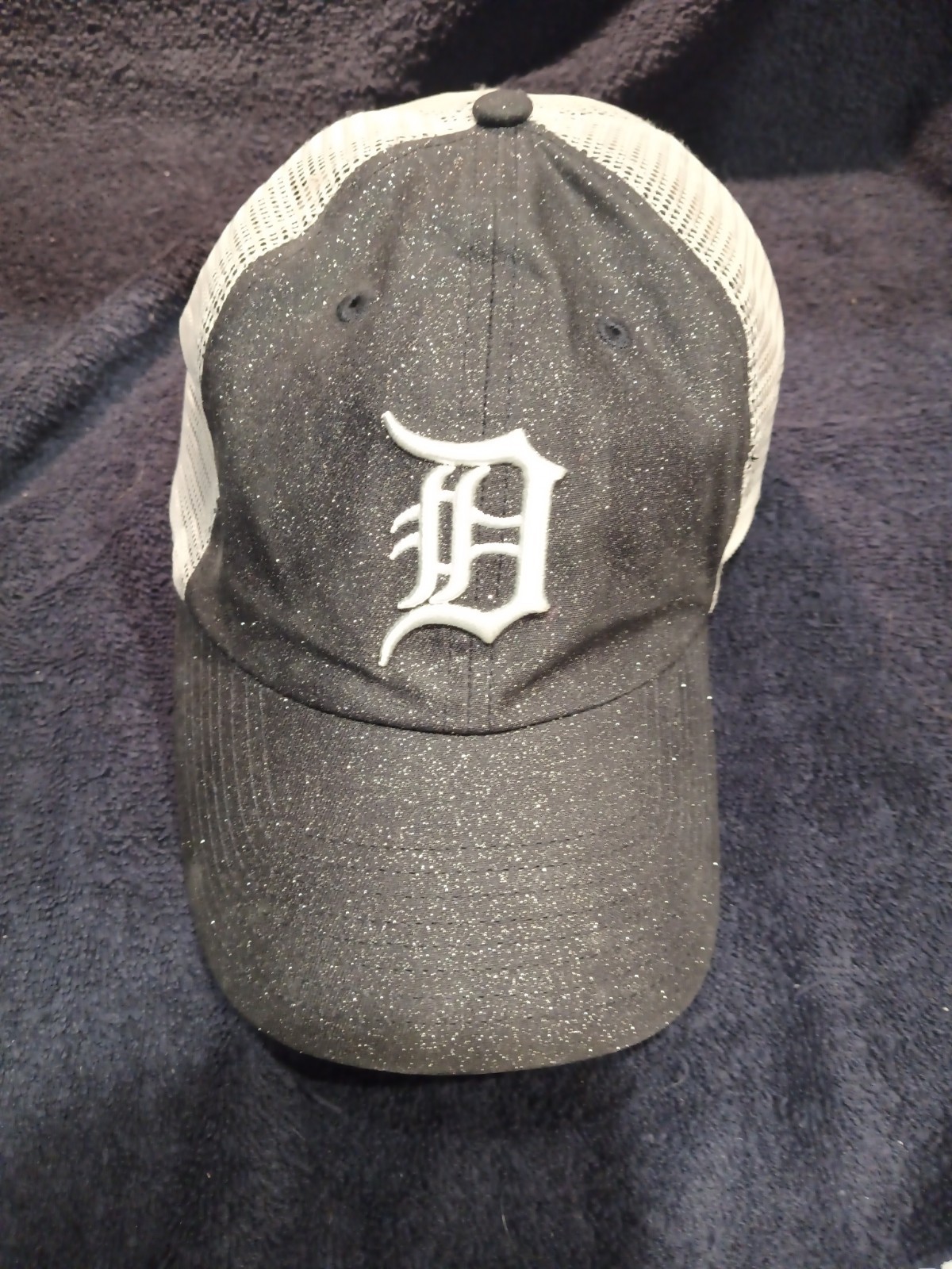 Detroit White Script D on Dark Gray Sparkle Hat Cap Women’s White Mesh SnapBack