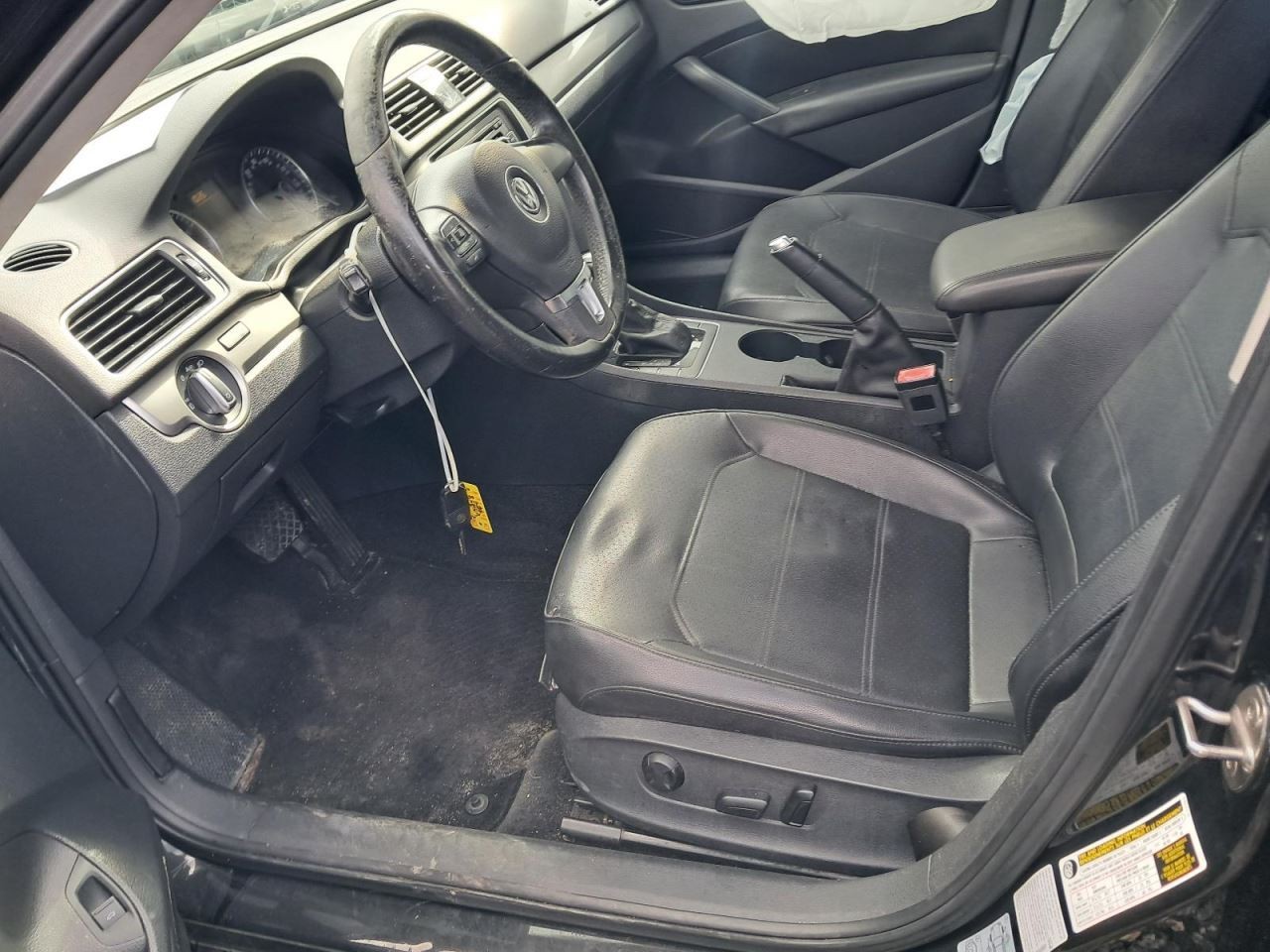 PASSAT 2015 Glove Box 4846745