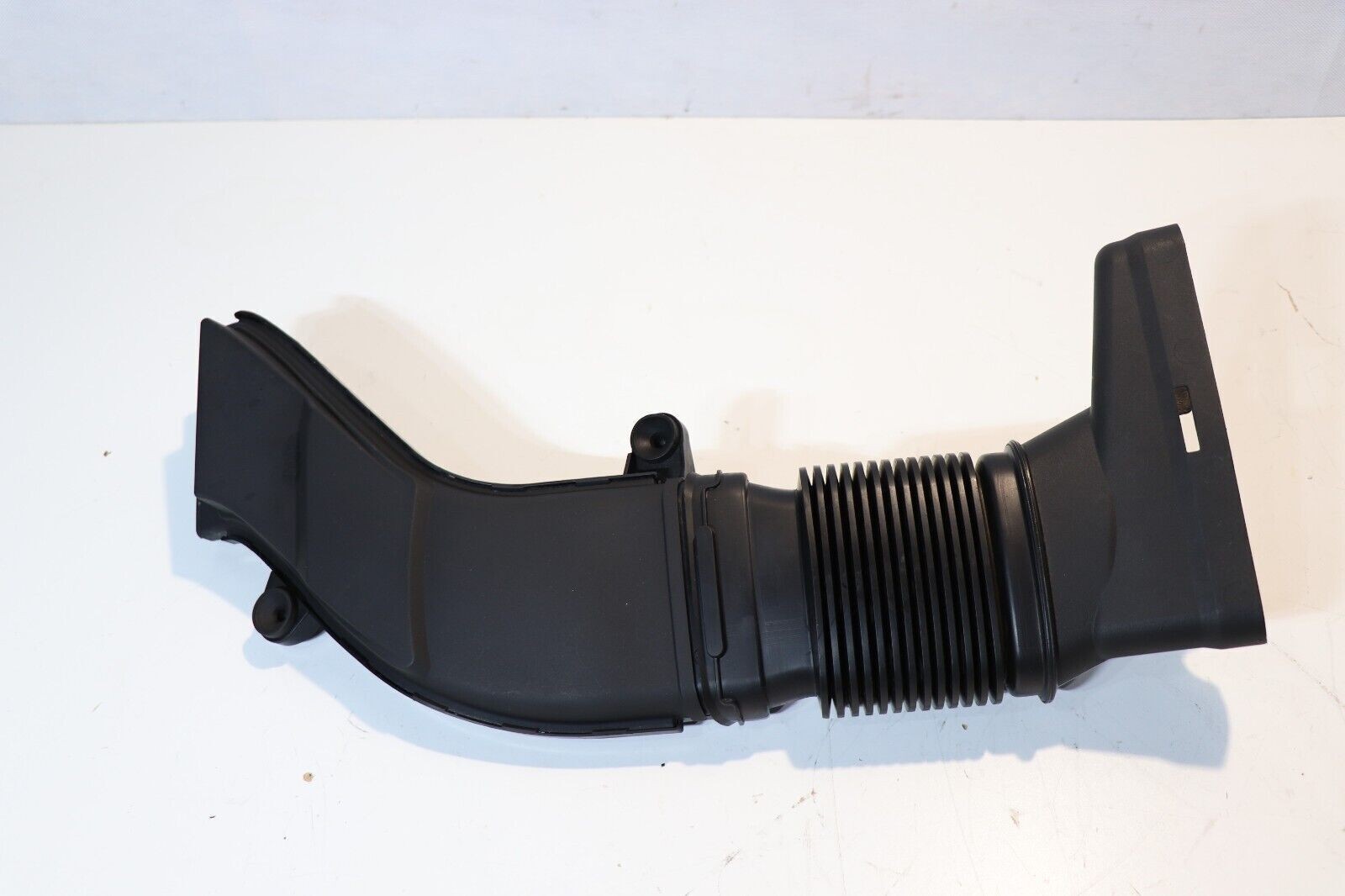 MERCEDES E CLASS W207 3.0 PETROL AIR INTAKE PIPE LINE RIGHT SIDE A2760902037