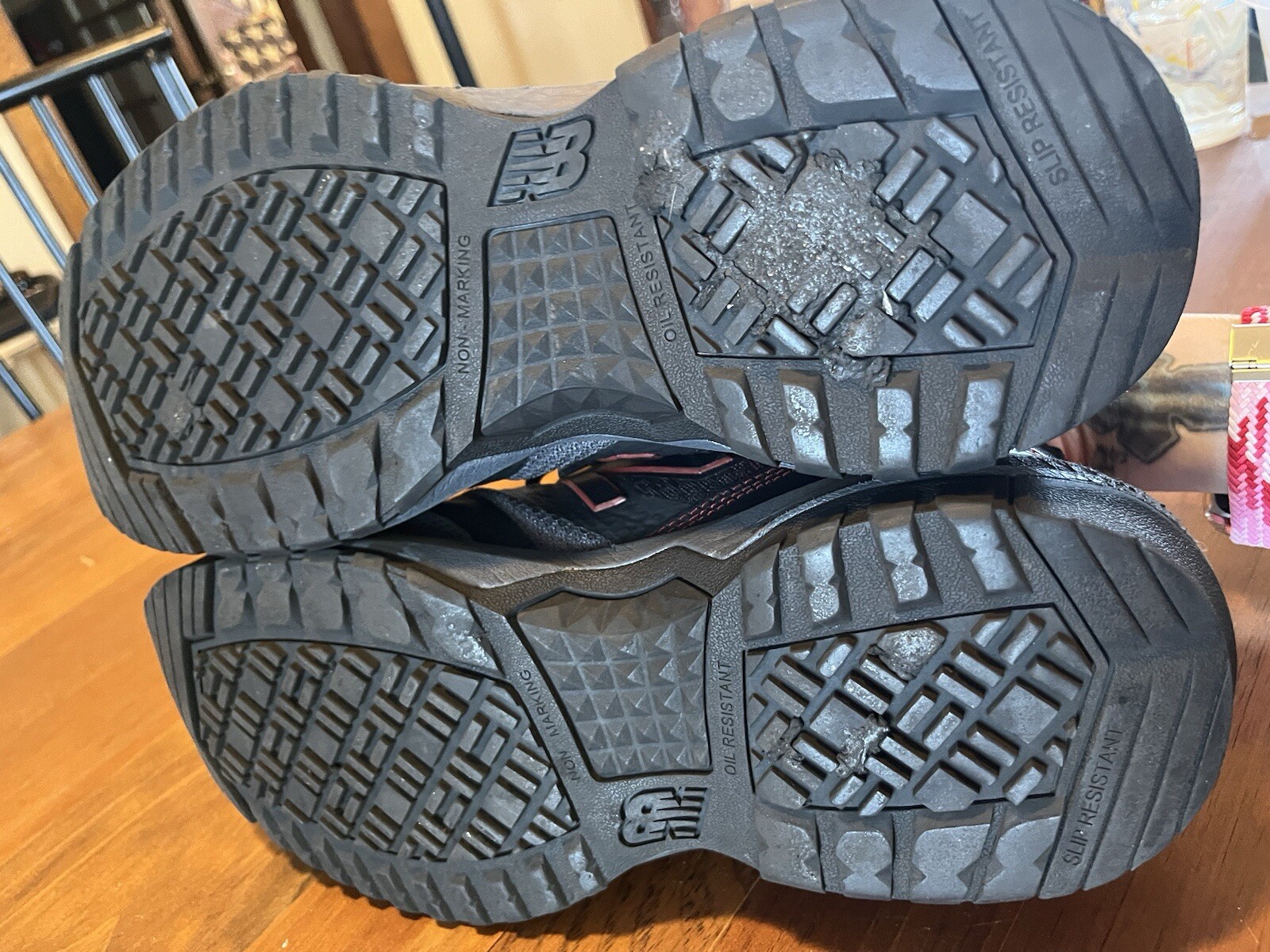 Men’s 10.5 - New Balance MID589O1 Industrial Composite Toe Shoe Black/Gray