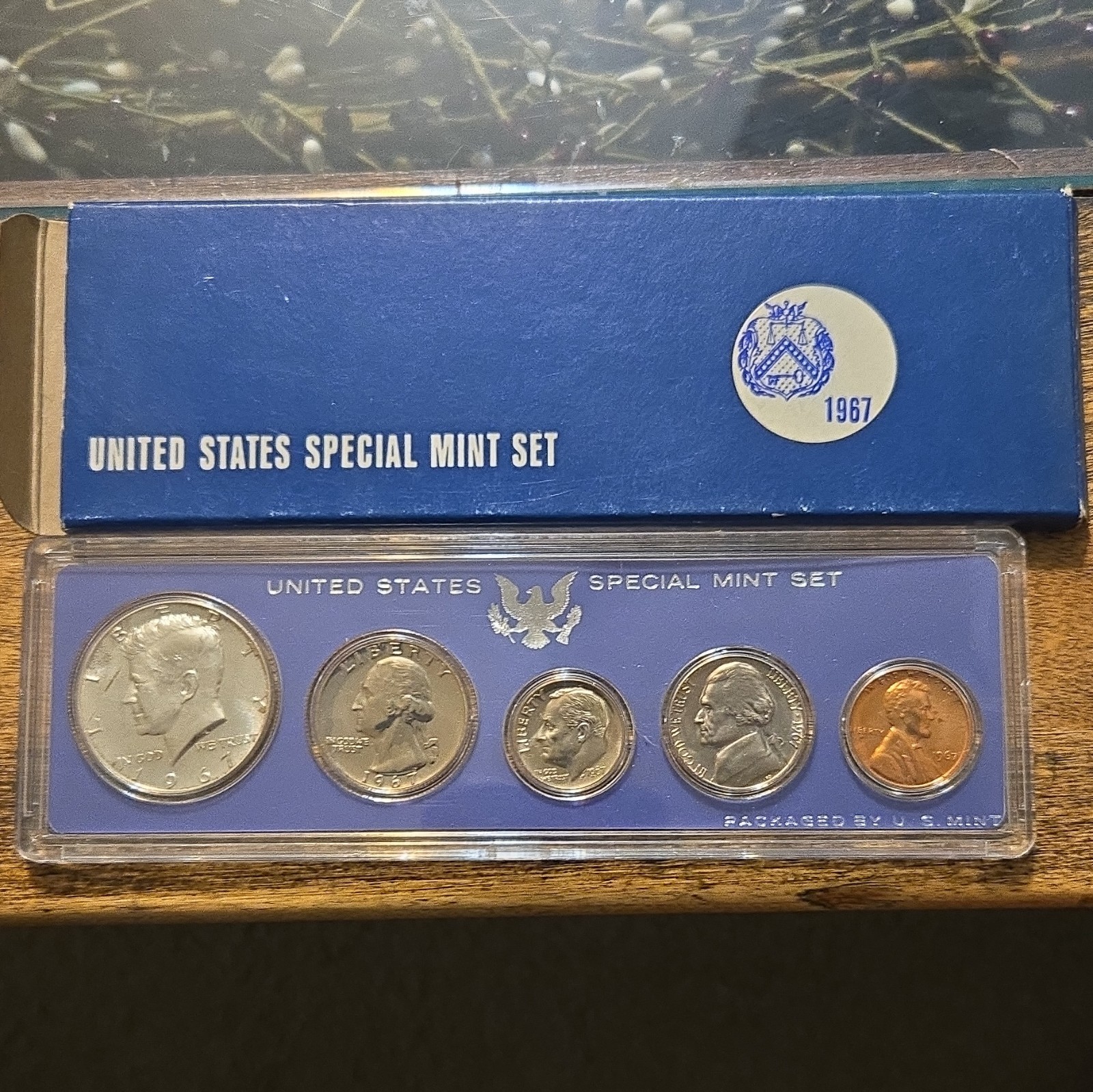 1967 United States Special Mint Set (SMS) U.S. Mint, Uncirculated, Small Crack