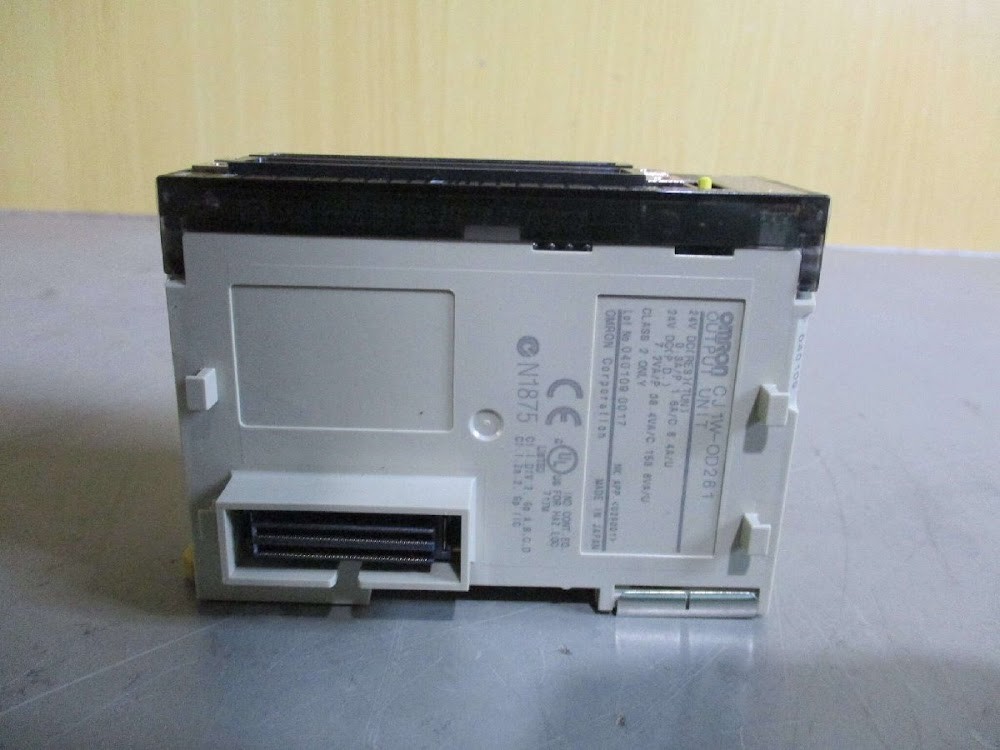 OMRON CJ1W-OD261 PLC Output Unit 24VDC Transistor USED