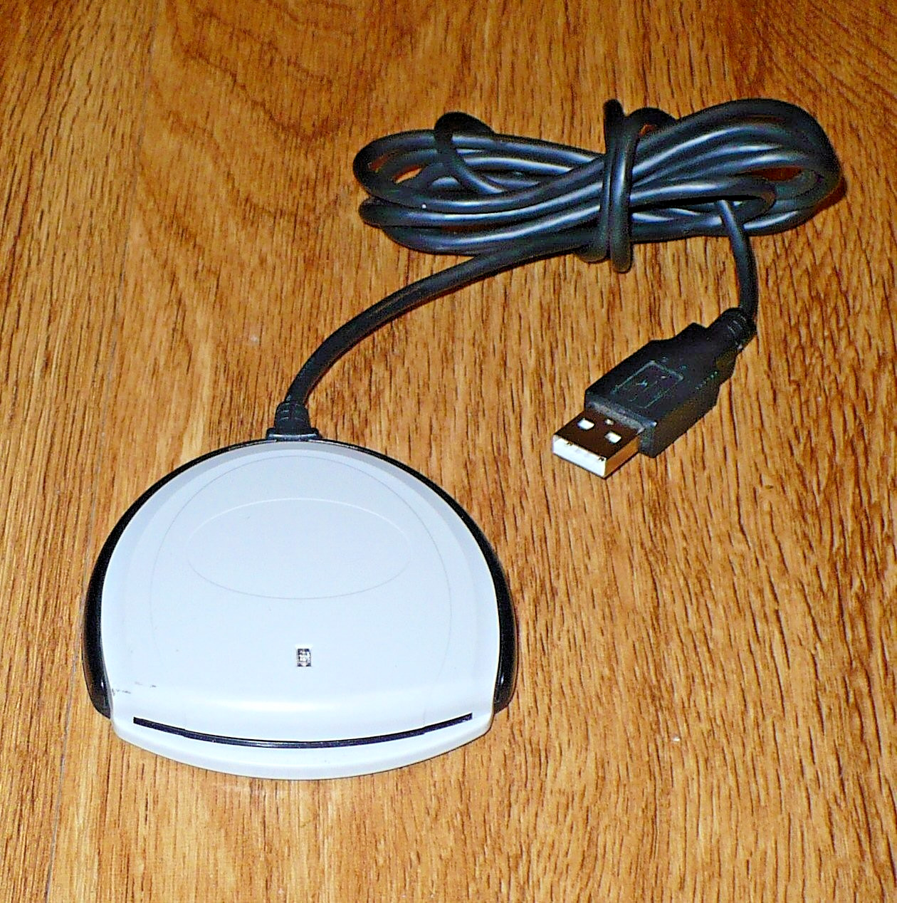 Identiv SCR3310v2.0 USB Smart Card Reader 905331