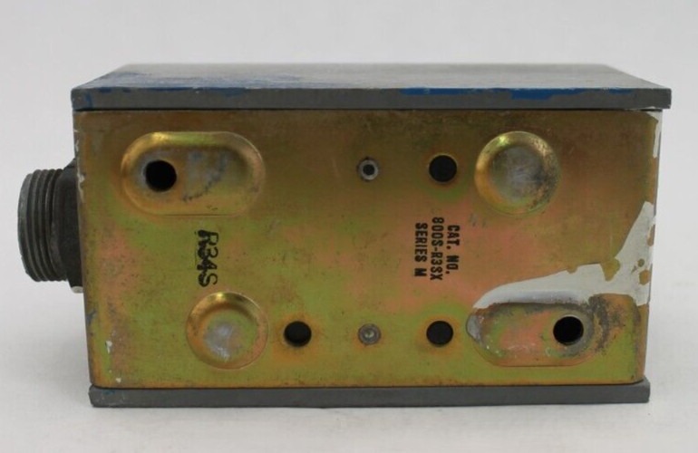 Allen-Bradley 800S-R3SX Selector Switch Station